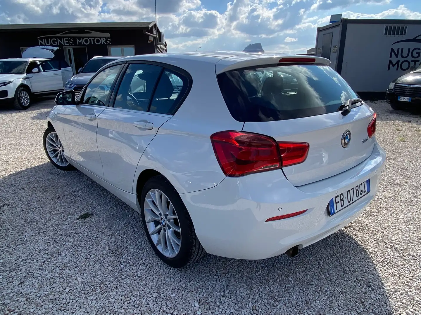 BMW 116 116d Advantage 5p Білий - 2