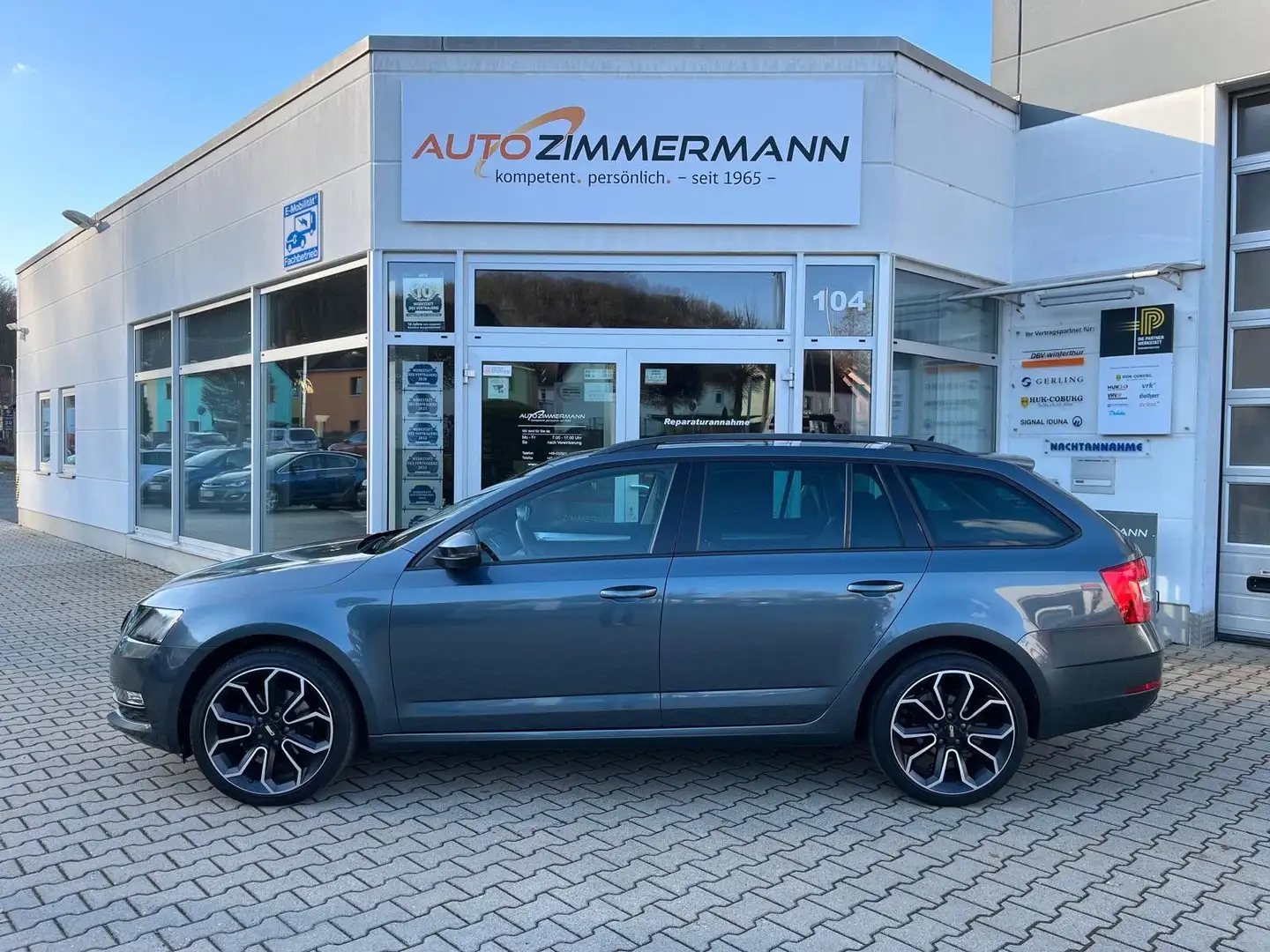Skoda Octavia Ambition DSG DAB LED NAVI PDC 18 Zoll Grau - 2