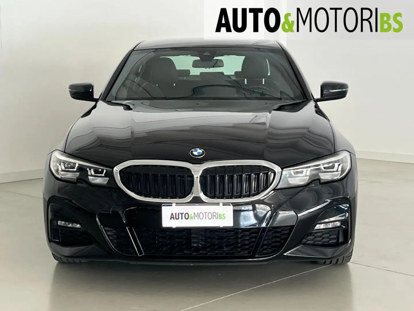 BMW 320 d 48V Msport Individual Schwarz - 2