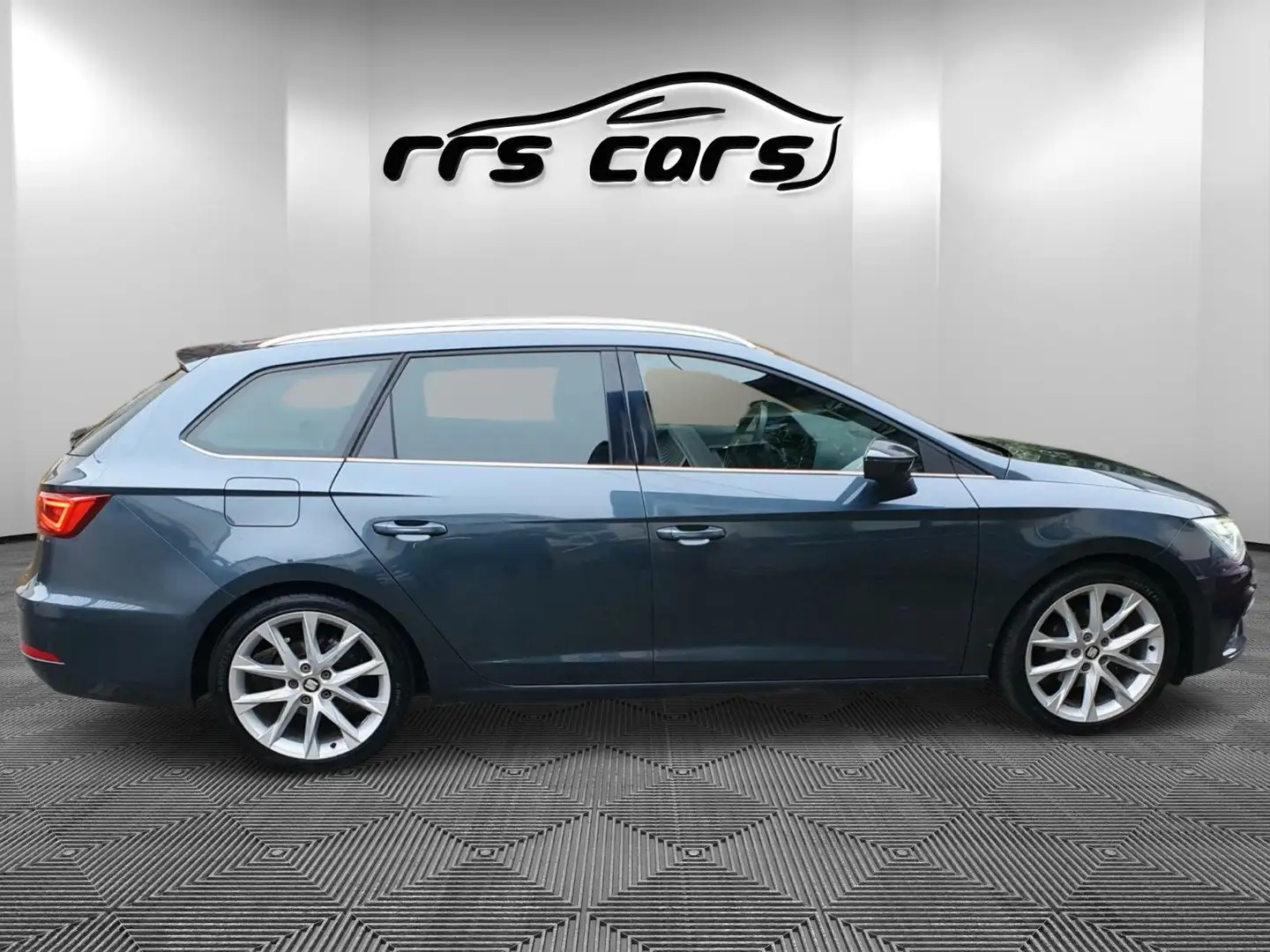 SEAT Leon ST FR***ACC*Pano*Virtual*Spur*Sound*** Grau - 2