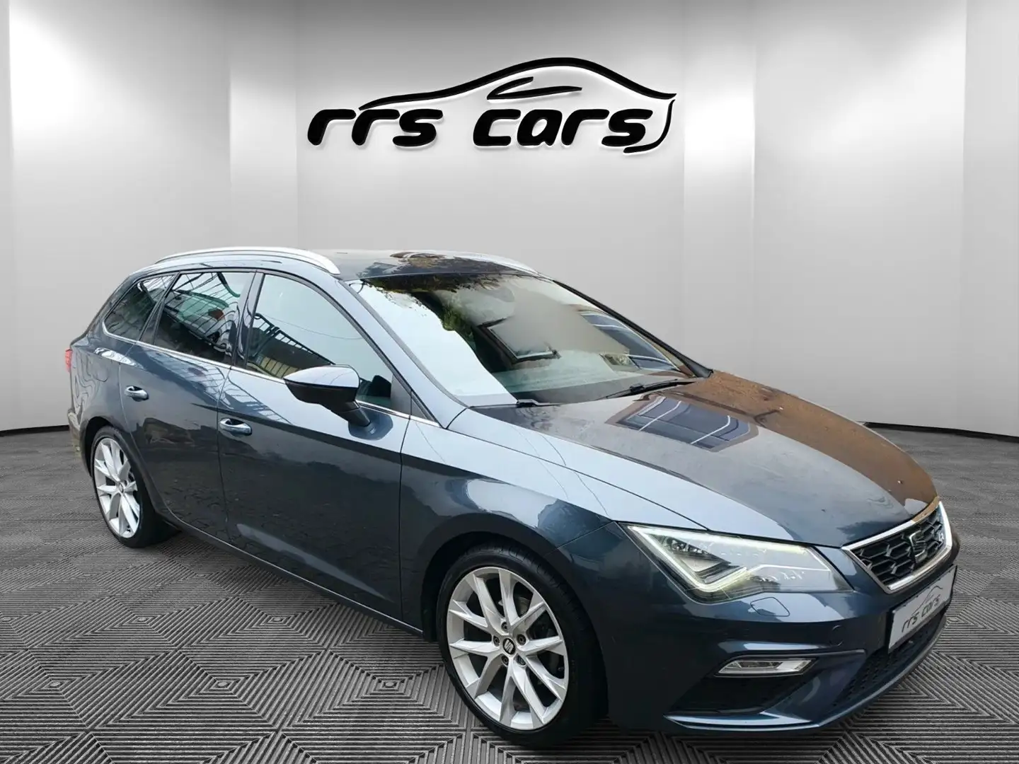 SEAT Leon ST FR***ACC*Pano*Virtual*Spur*Sound*** Grau - 1