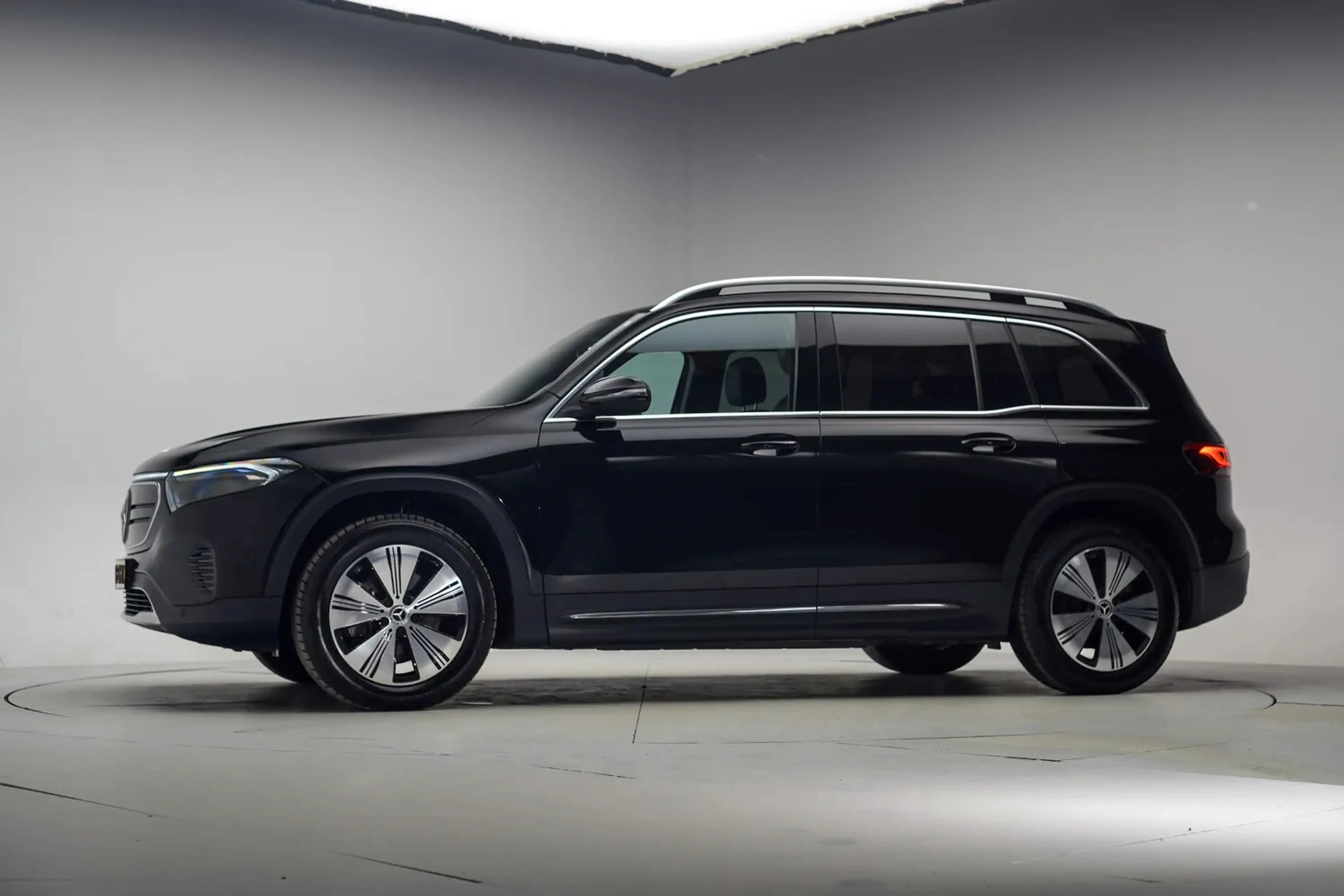 Mercedes-Benz EQB 250 Luxury 67 kWh [ LED Sfeerlicht Navi Camera Stoelve — photo 2
