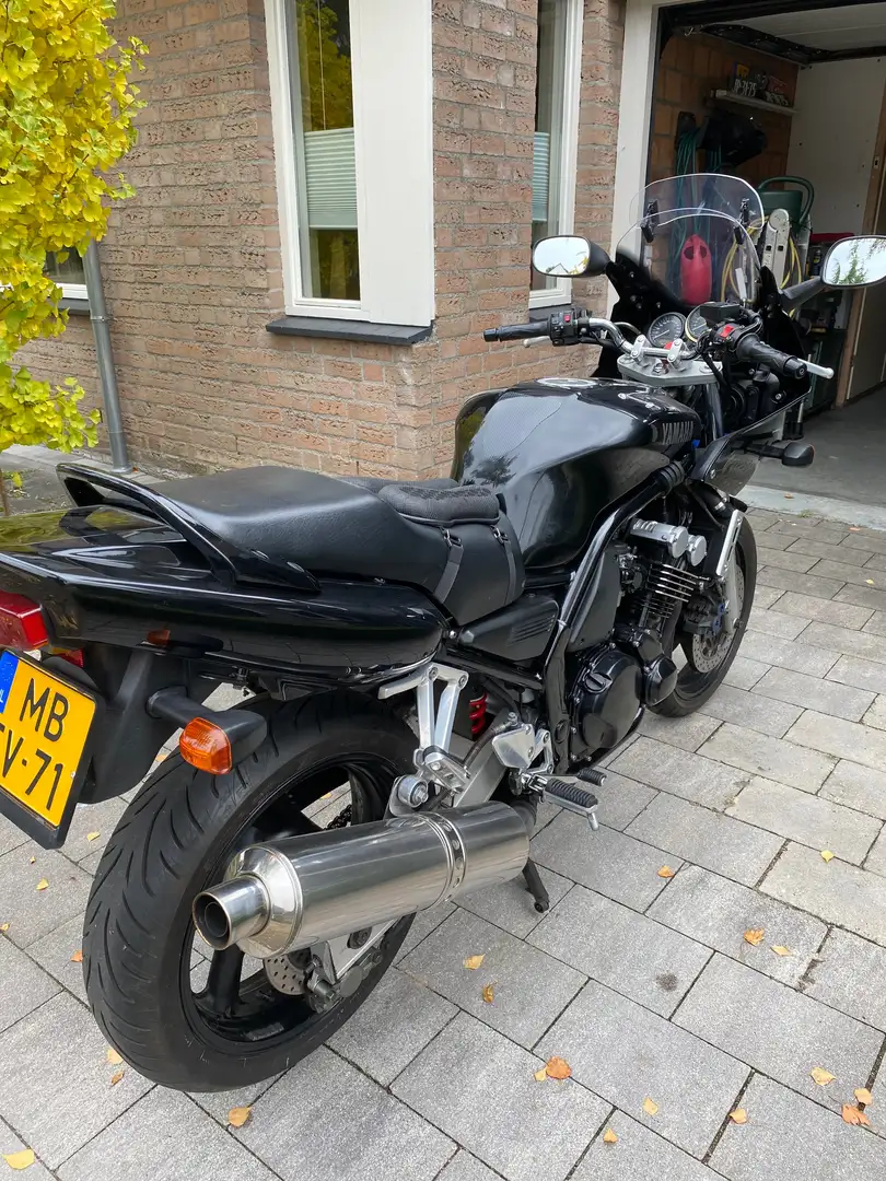 Yamaha FZR 600 Zwart - 1