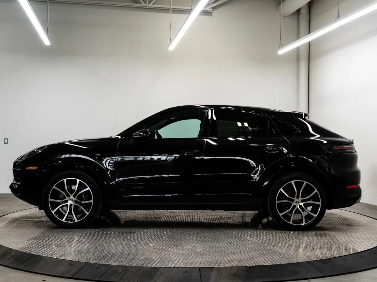 Porsche Cayenne снимка Porsche Cayenne