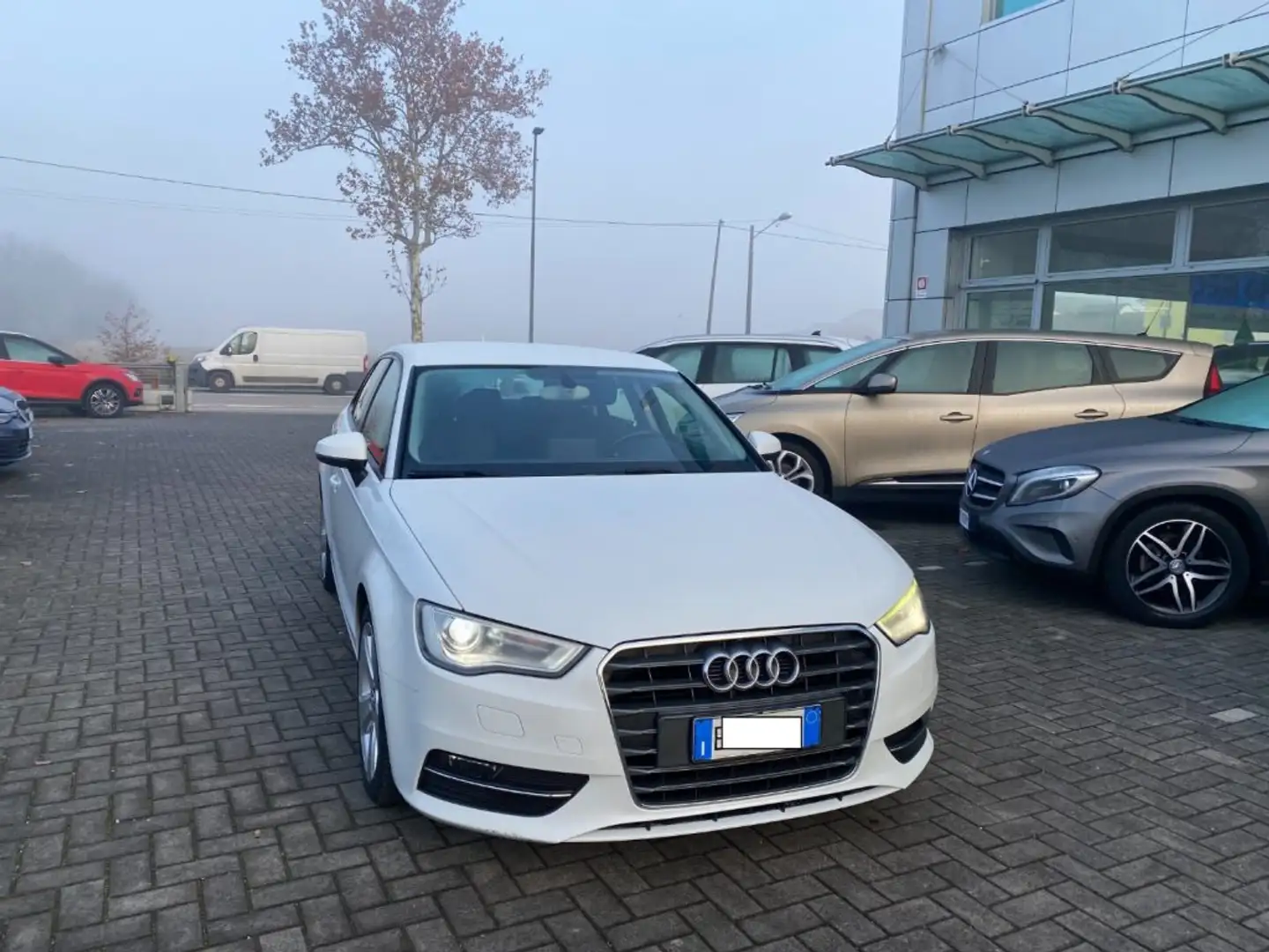 Audi A3 SPB 1.6 TDI S tronic Admired Grigio - 2