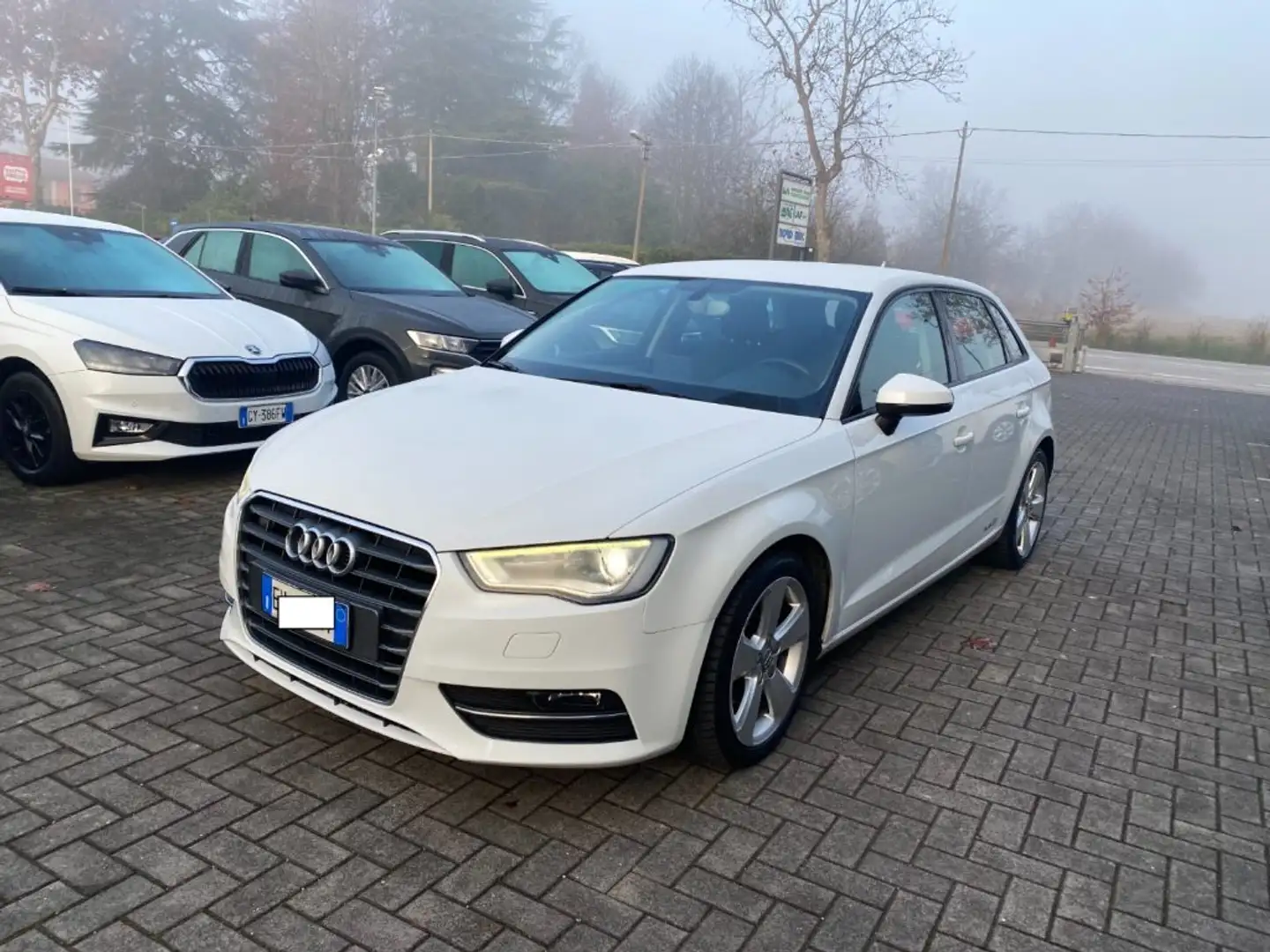 Audi A3 SPB 1.6 TDI S tronic Admired Grigio - 1