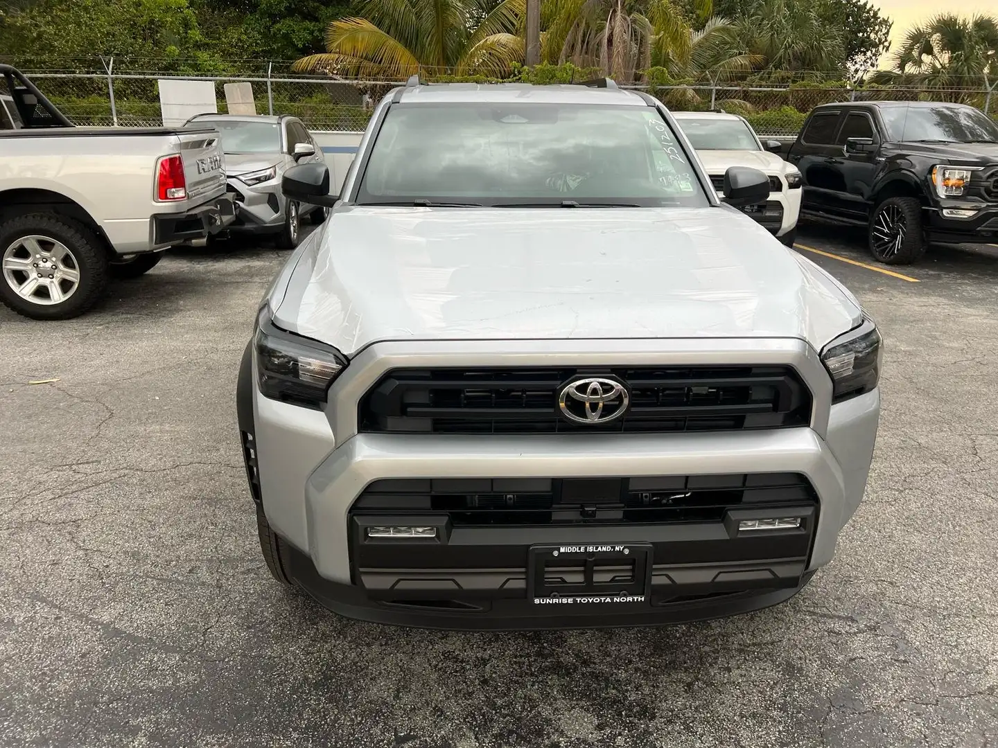 Toyota 4-Runner Toyota 4Runner SR5 2.4L Gas AWD 8-Speed AT Argento - 2