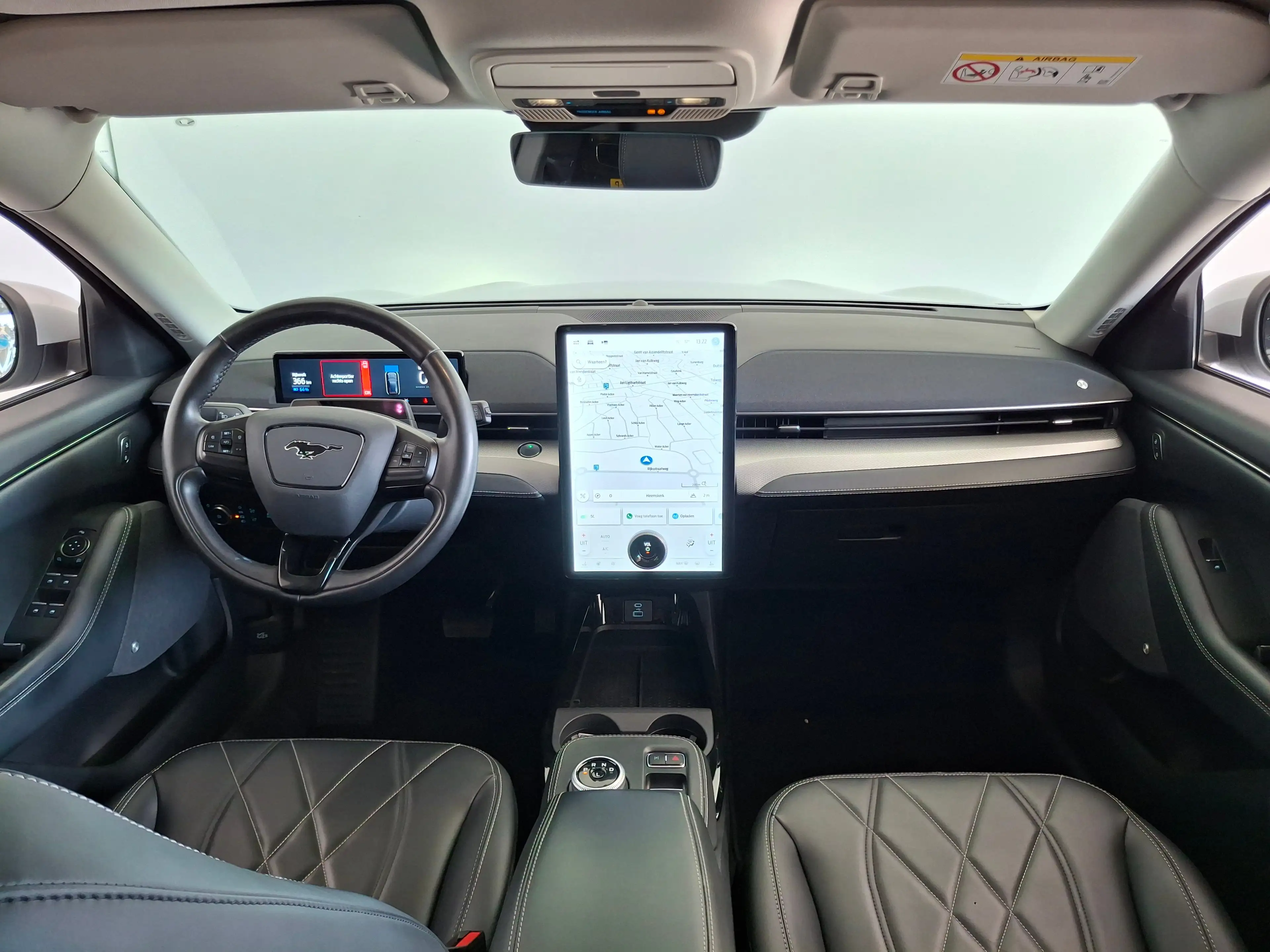 Ford Mustang Mach-E Extended RWD 98 kWh Space White B&O LED LEDER WINT — photo 4