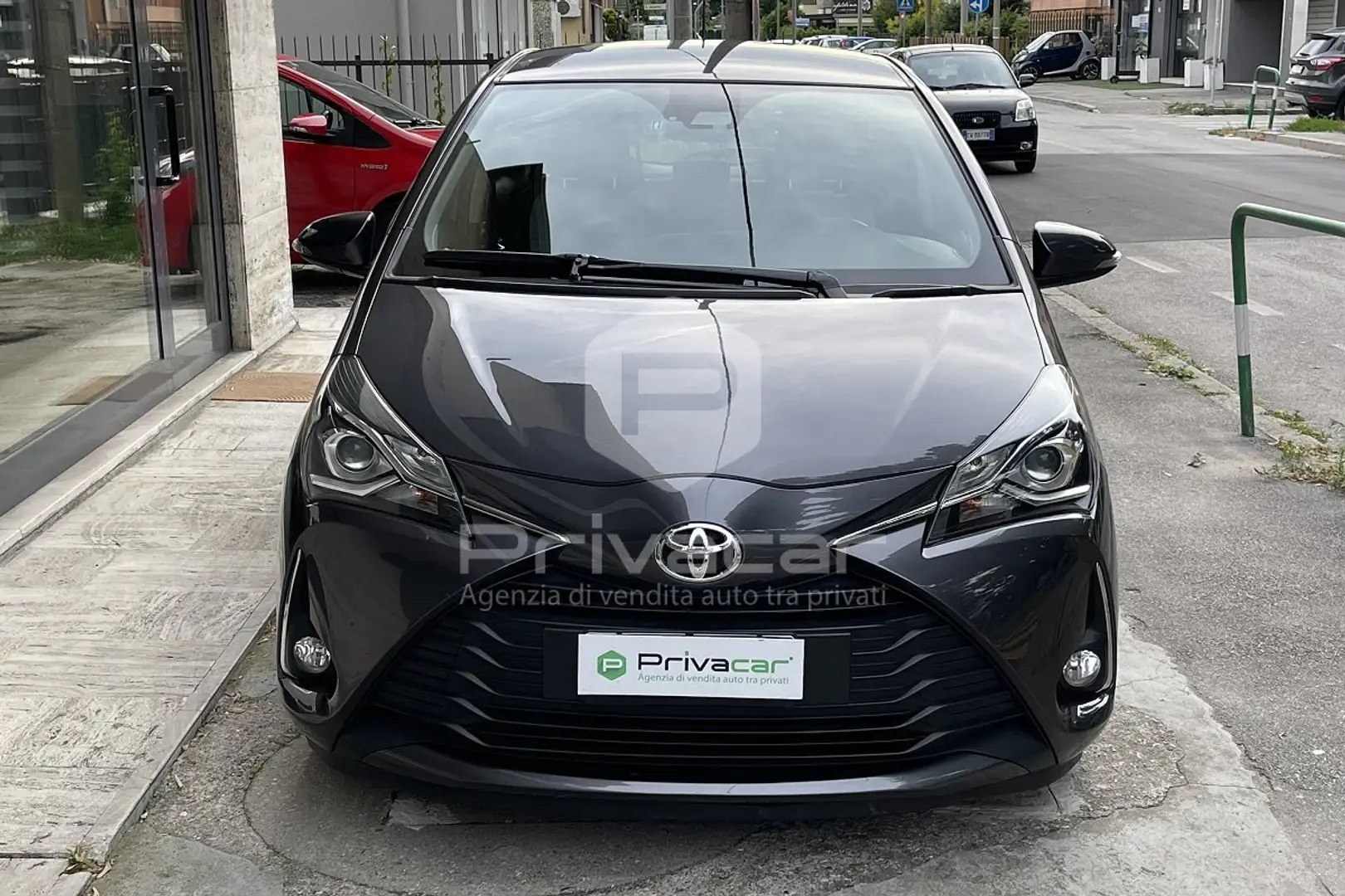 Toyota Yaris Yaris 1.0 5 porte Business Argento - 2