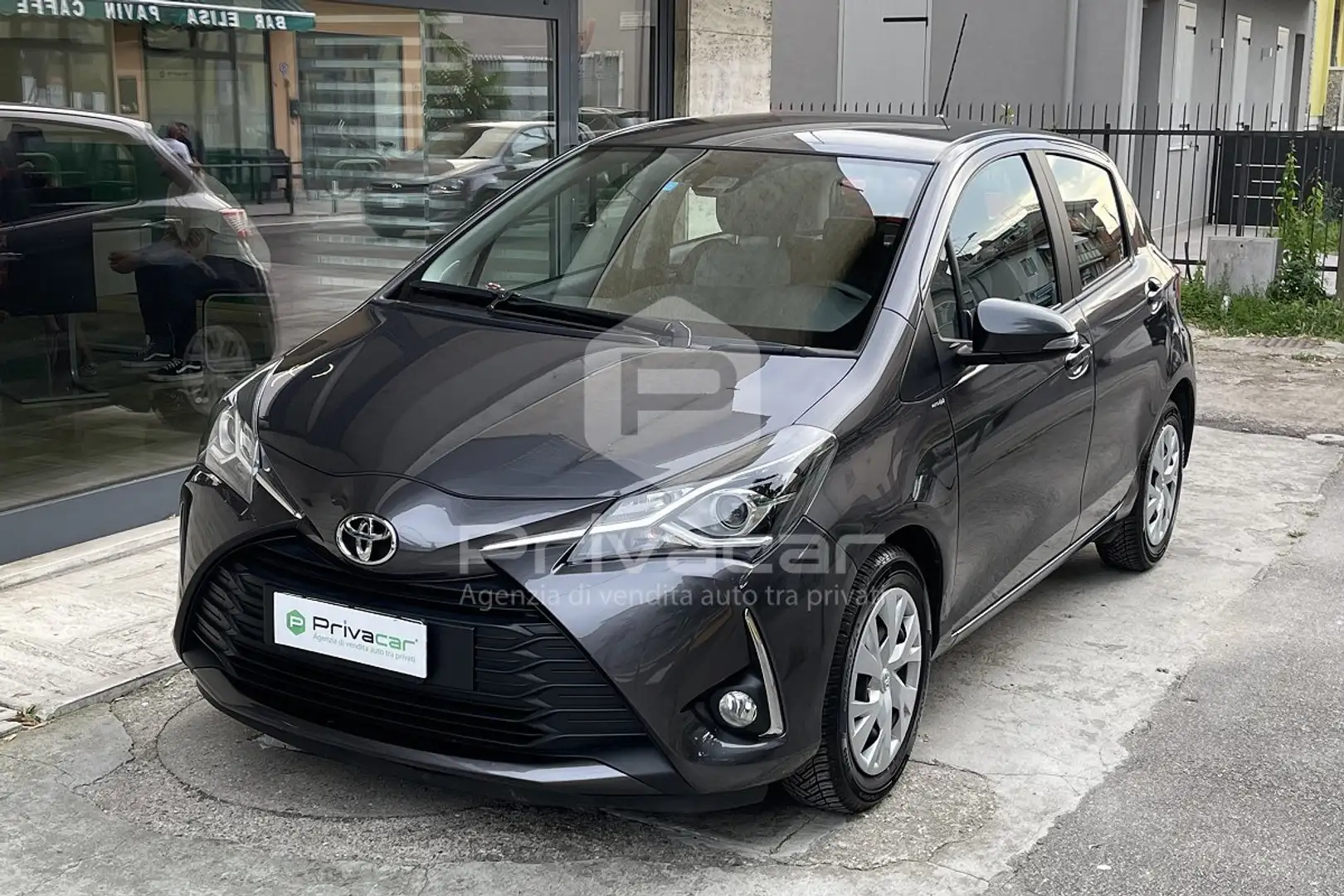 Toyota Yaris Yaris 1.0 5 porte Business Argento - 1