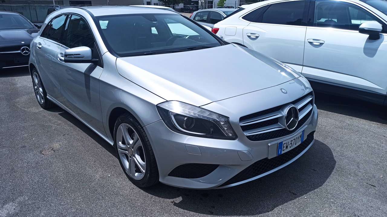 Mercedes-Benz A 180 cdi ** SPORT + LED + FULL **