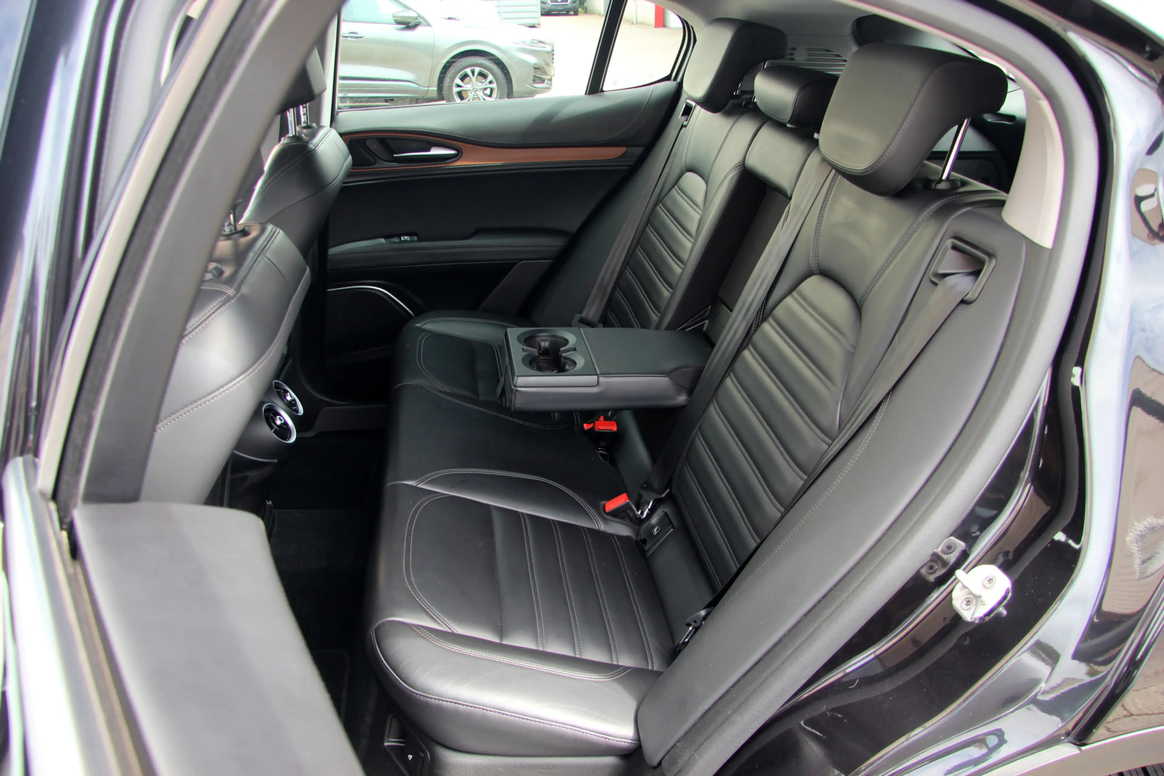 Alfa Romeo Stelvio 2.0 T AWD Super Business Edition 20" | Leder | Ada — photo 17