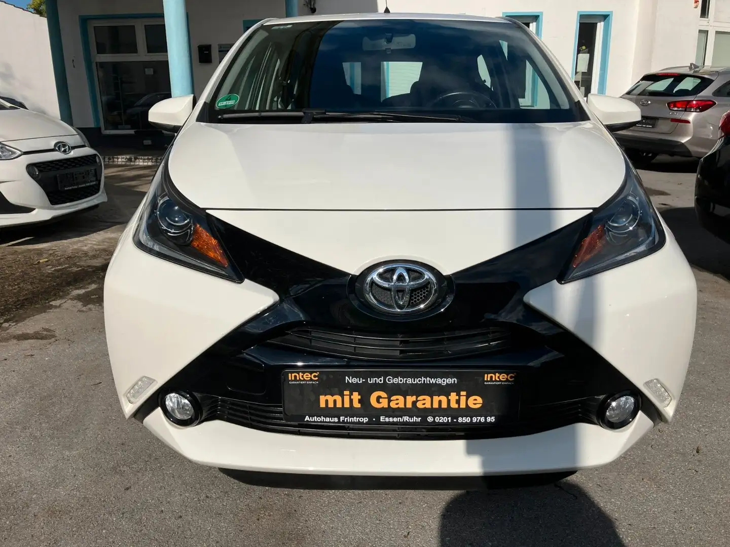 Toyota Aygo AYGO x-play touch Scheckheft Garantie Weiß - 2