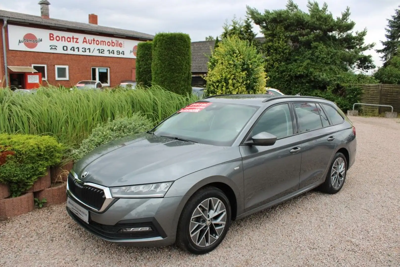 Skoda Octavia Combi 2.0 TDI DSG Tour *Klmatr,SHZ,LED,PDC,APP* Gris - 1