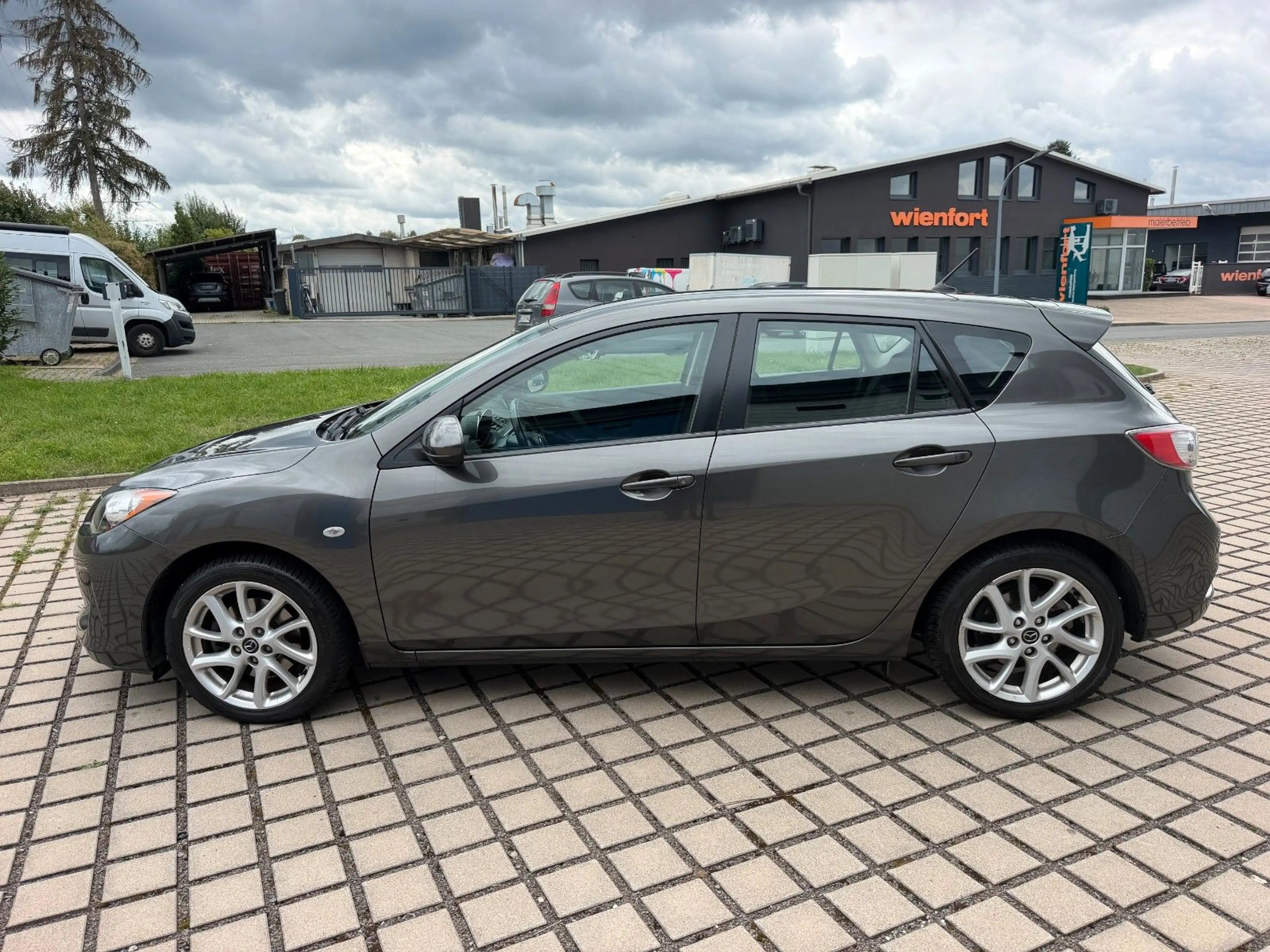 Mazda 3 Lim. Edition*NAVI*PDC*ALLWETTERREIFEN* — photo 2