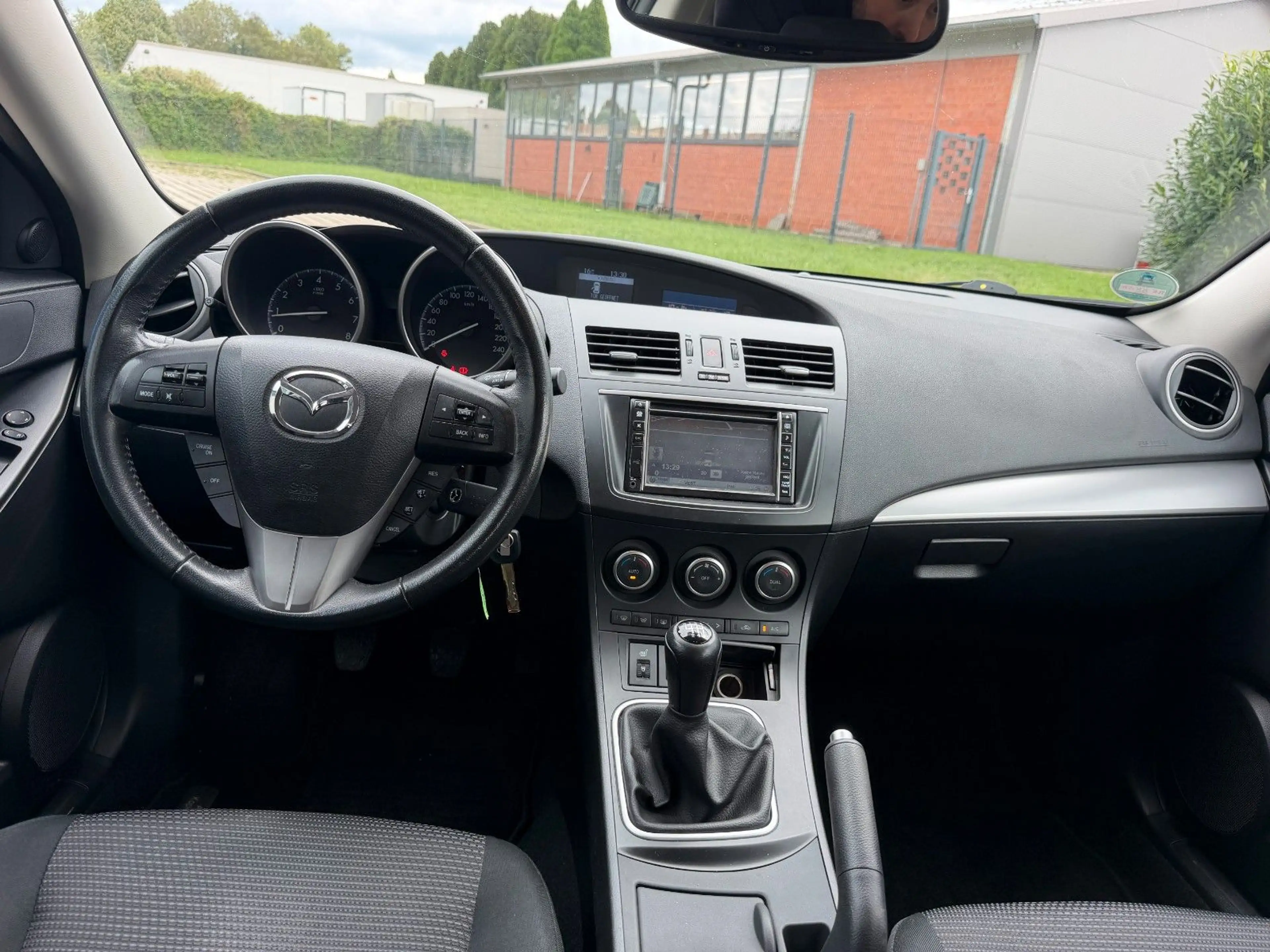 Mazda 3 Lim. Edition*NAVI*PDC*ALLWETTERREIFEN* — photo 10