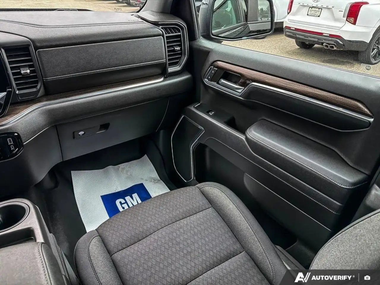 Chevrolet Silverado 1500 photo Chevrolet Silverado 1500