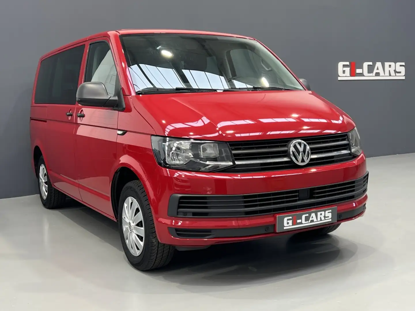 Volkswagen Multivan 2.0TDI BMT Trendline 75kW Rojo - 1