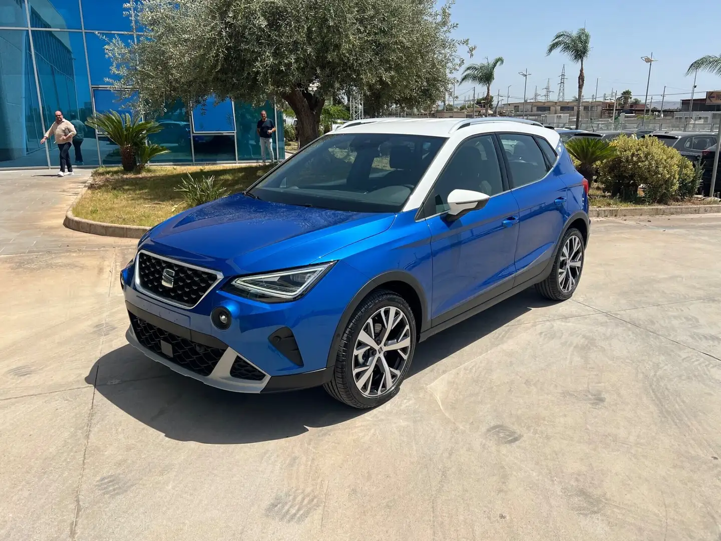 SEAT Arona Xperience 110cv offerta T-Stock prezzo imperdibile Blu/Azzurro - 1