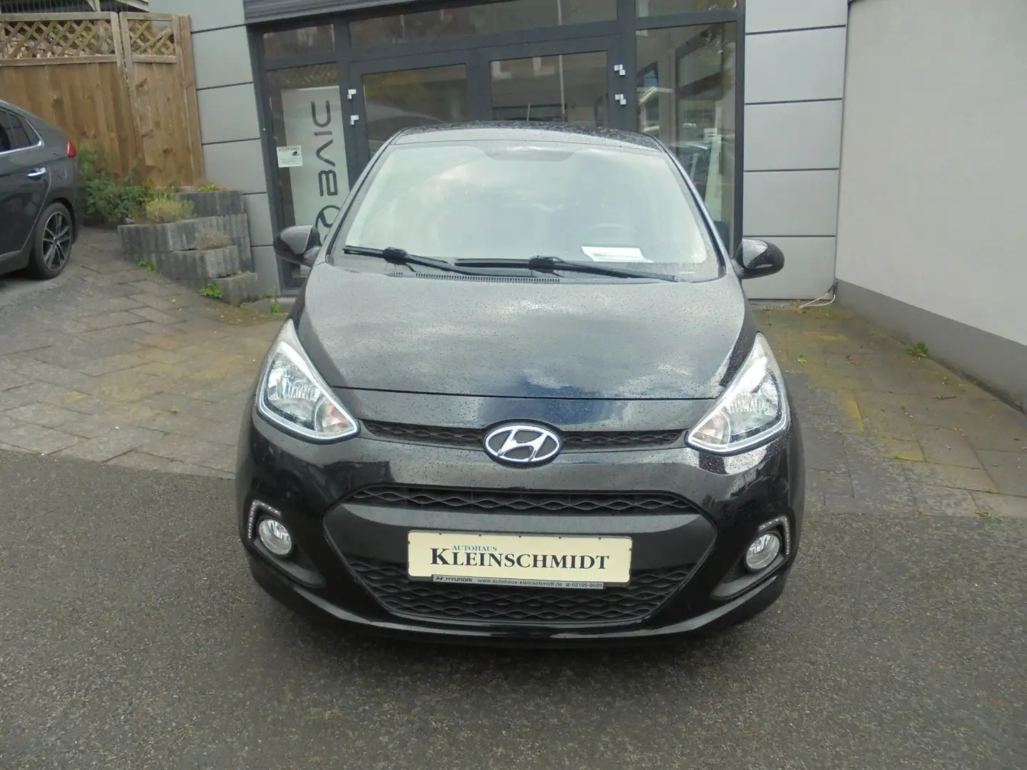Hyundai i10 Trend 8Fachberift  SitzHeiz. LenkHeiz. Schwarz - 2