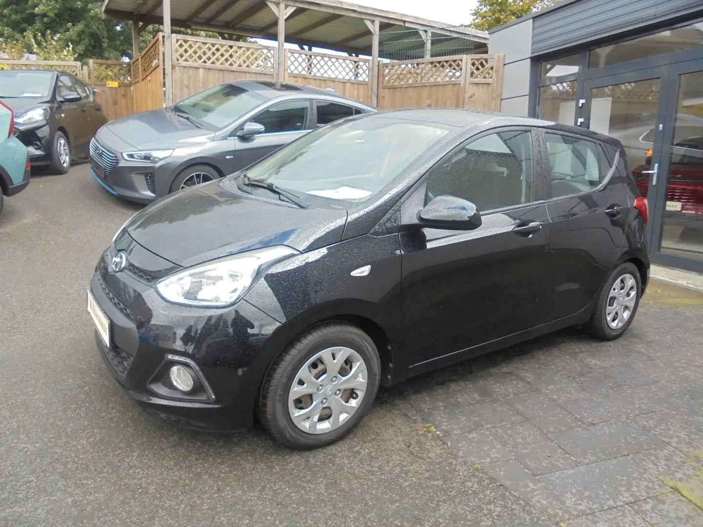 Hyundai i10 Trend 8Fachberift  SitzHeiz. LenkHeiz. Schwarz - 1