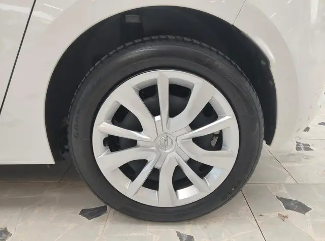 Opel Corsa-E view 9