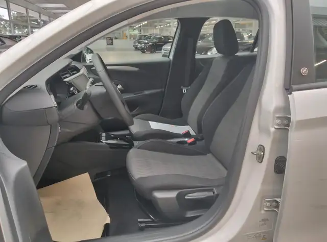 Opel Corsa-E view 11