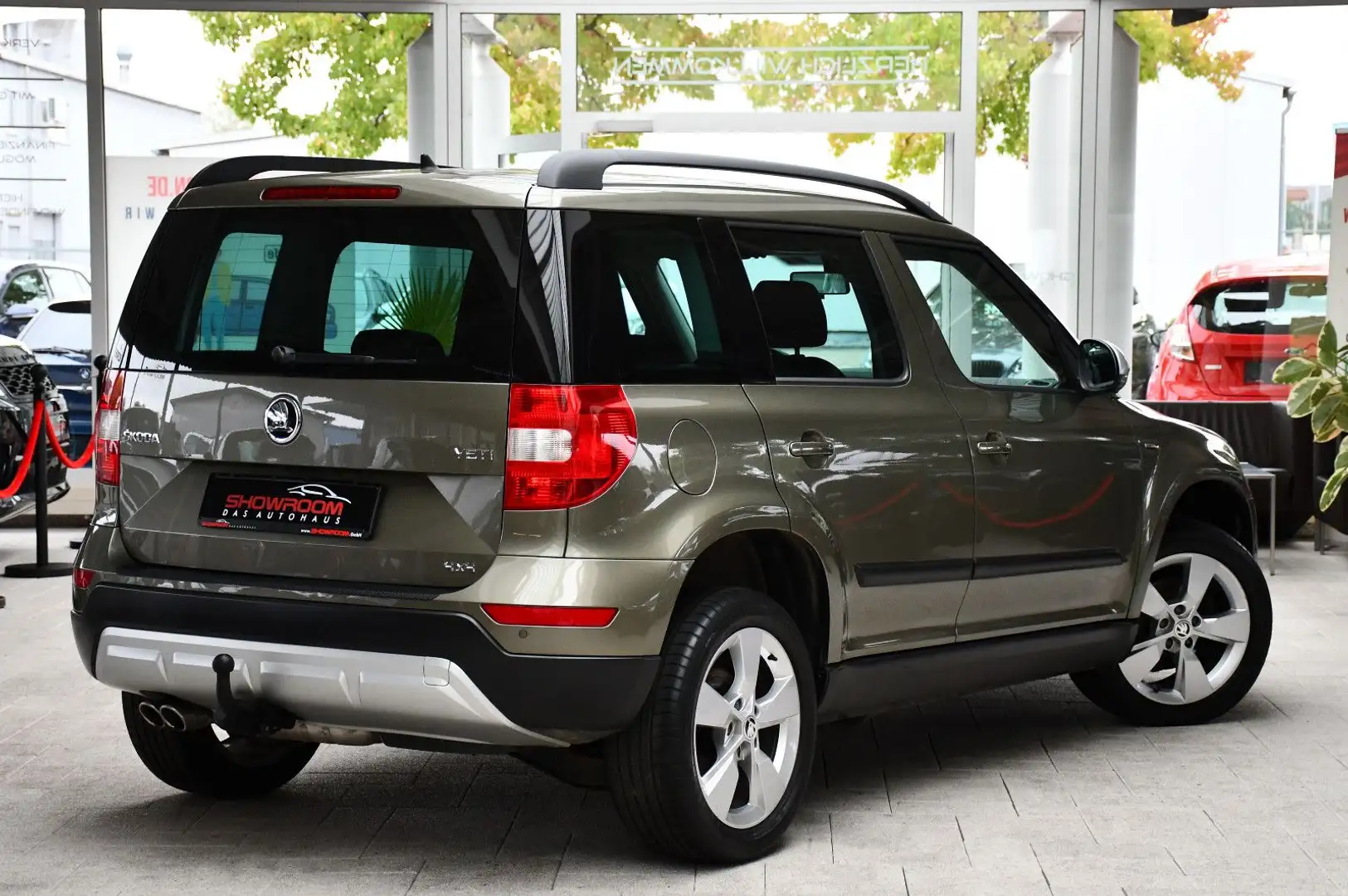 Skoda Yeti Ambition Outdoor 4x4 Allrad DSG Ahk 1.Hand Grün - 2