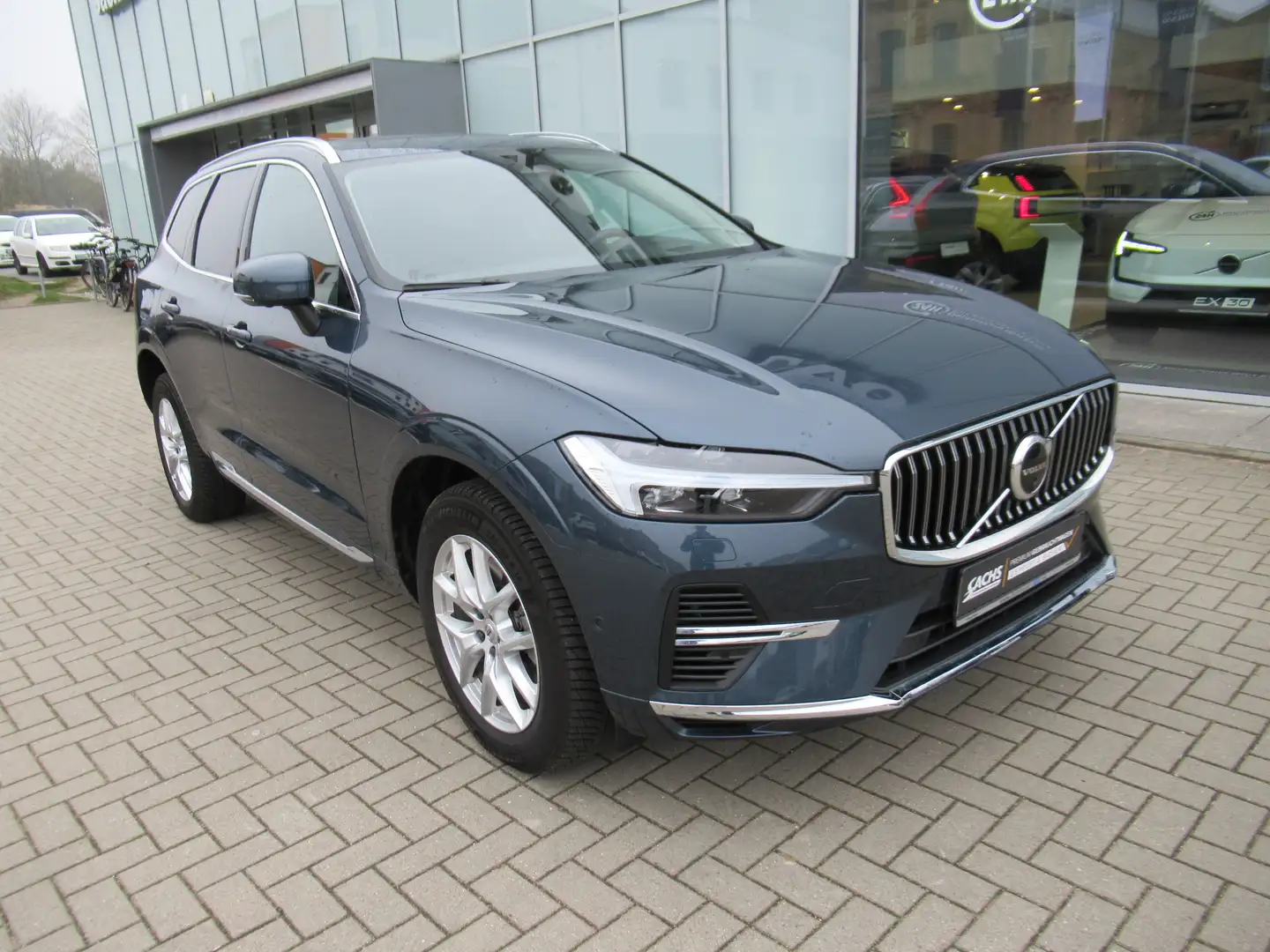 Volvo XC60 Recharge T8 AWD Ultimate Bright Automatik Blue - 2