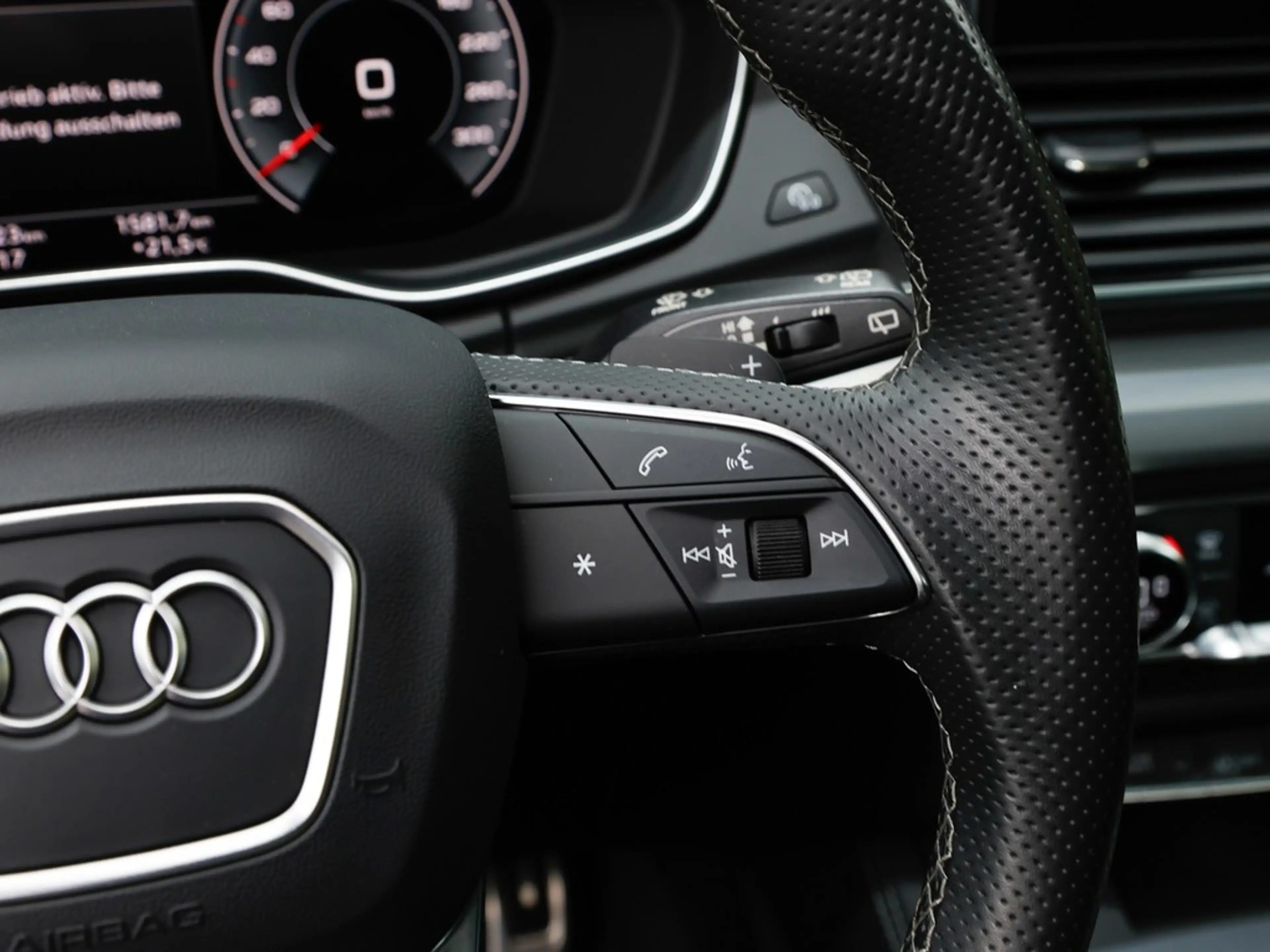 Audi Q5 40 TDI S line competition + Panorama AHK ACC — photo 20