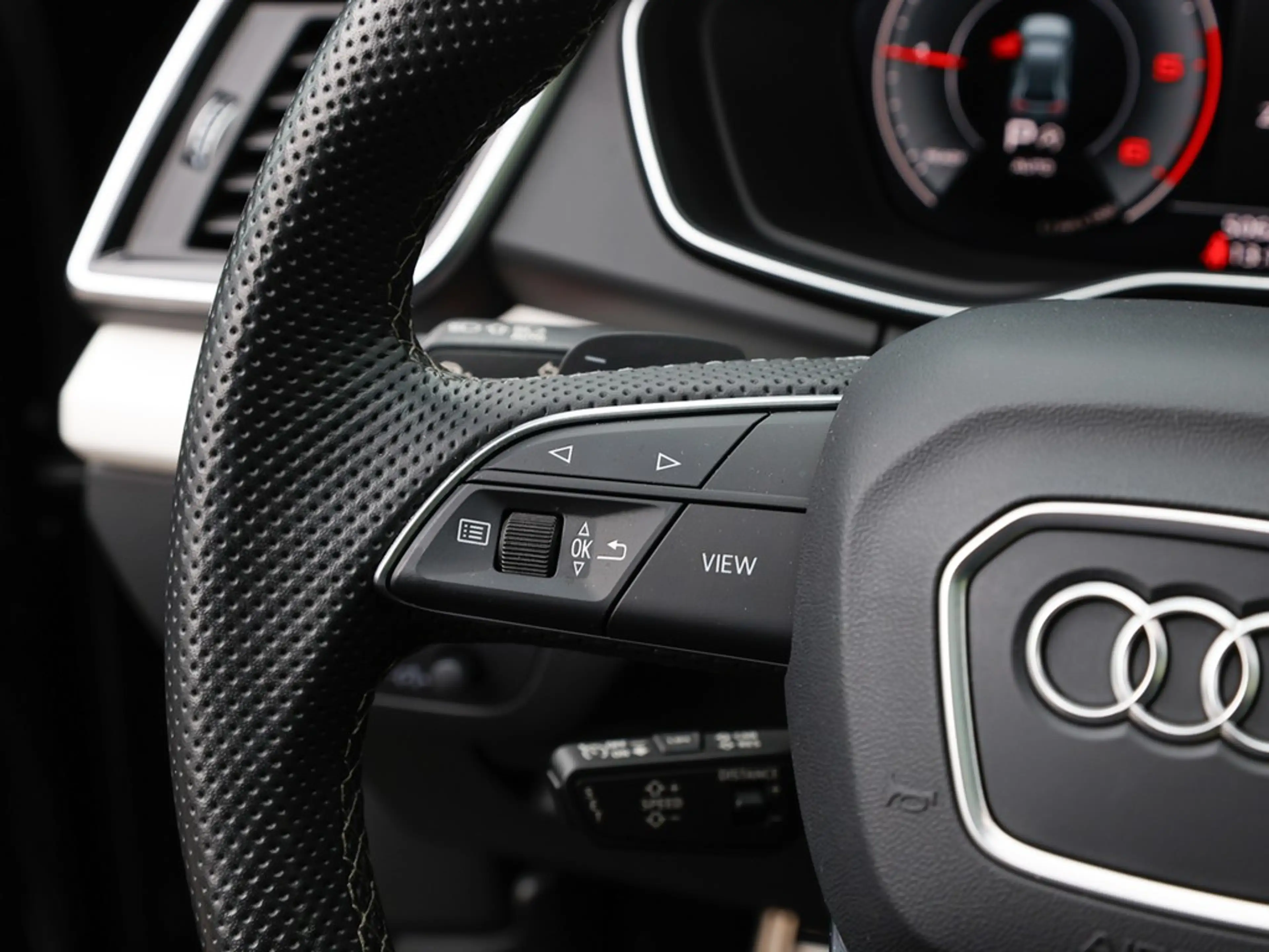 Audi Q5 40 TDI S line competition + Panorama AHK ACC — photo 19