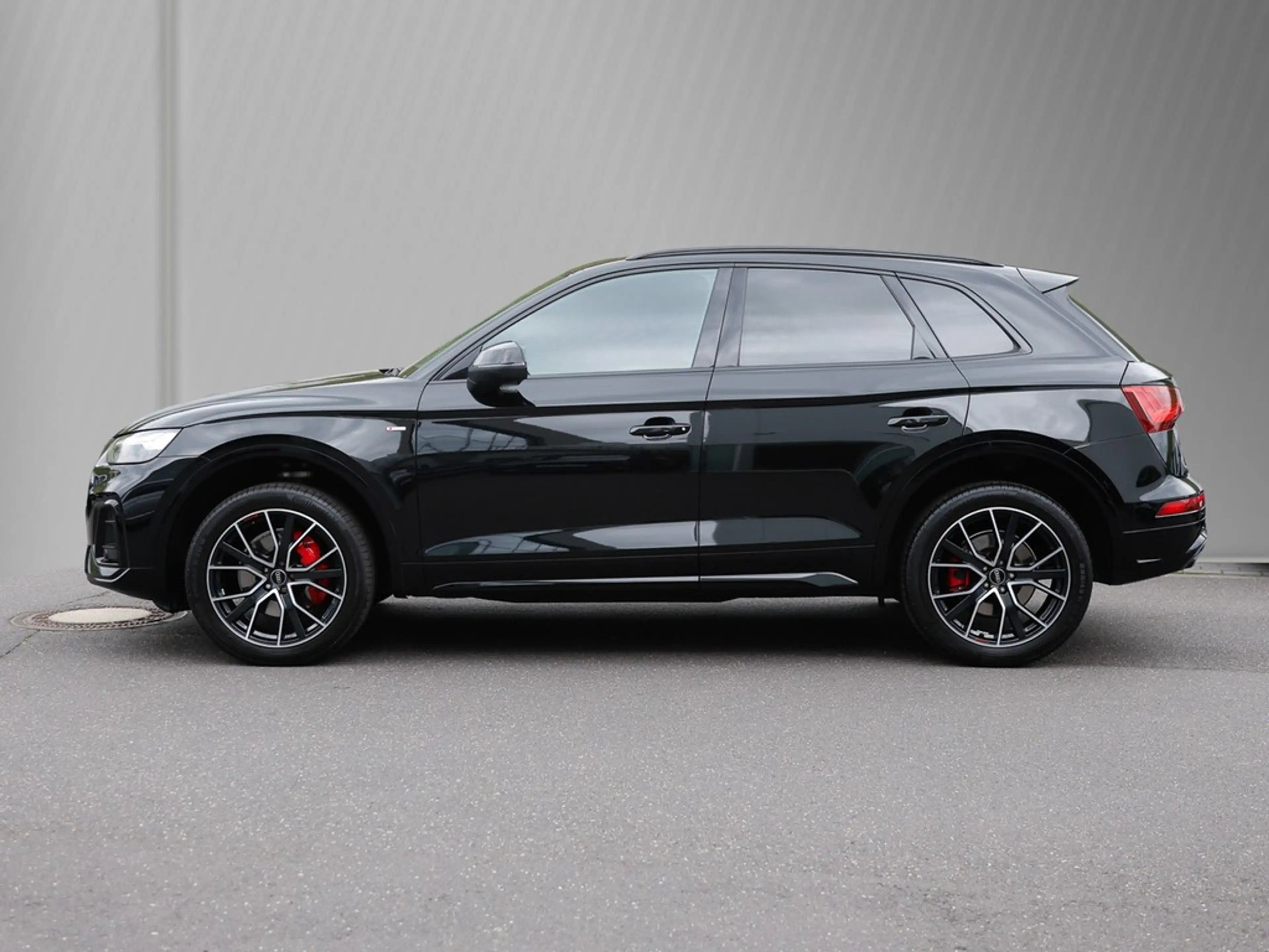 Audi Q5 40 TDI S line competition + Panorama AHK ACC — photo 5