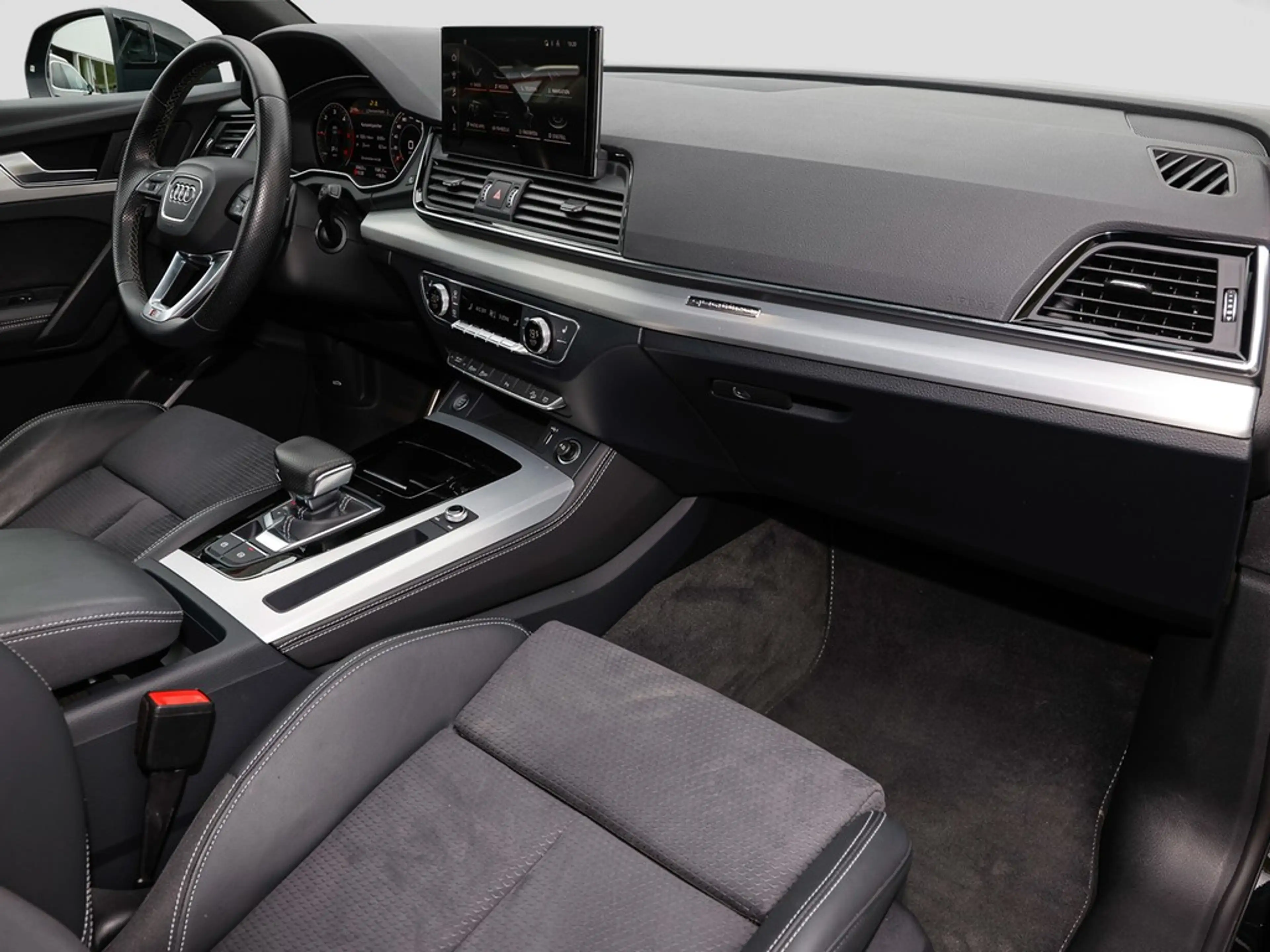 Audi Q5 40 TDI S line competition + Panorama AHK ACC — photo 15