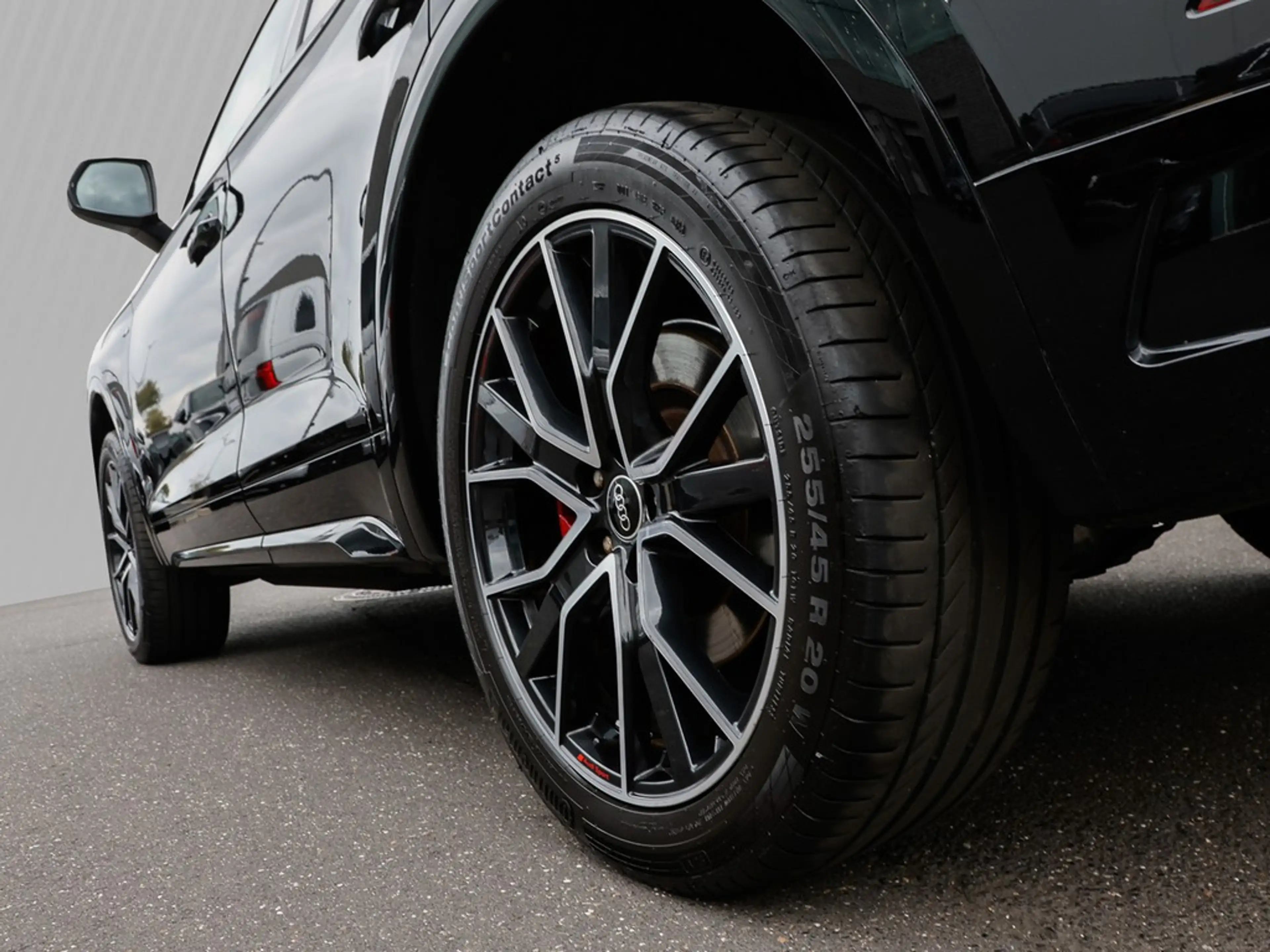 Audi Q5 40 TDI S line competition + Panorama AHK ACC — photo 9