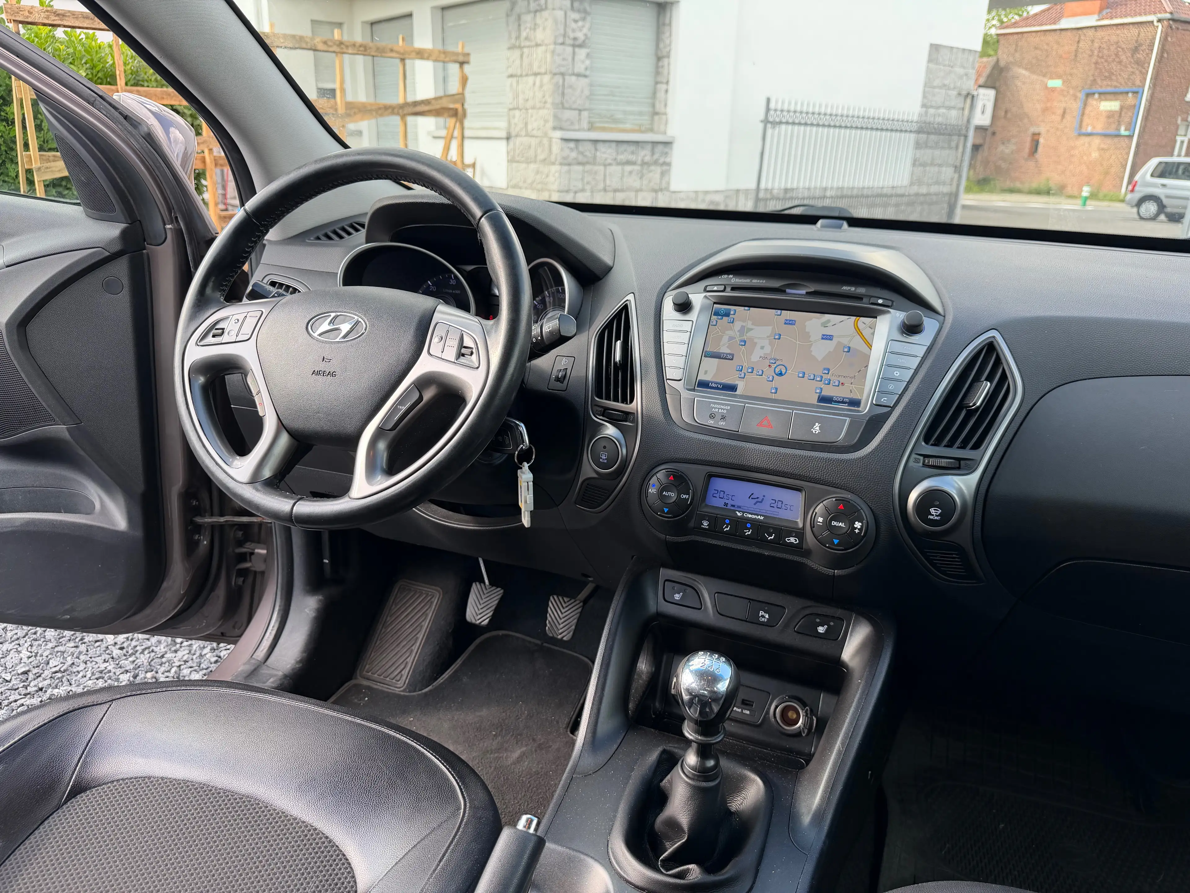 Hyundai iX35 iX35 1.7 CRDi 2WD NAVI PRO / CAMERA / CUIR / SIEGE CHAUFF — photo 6