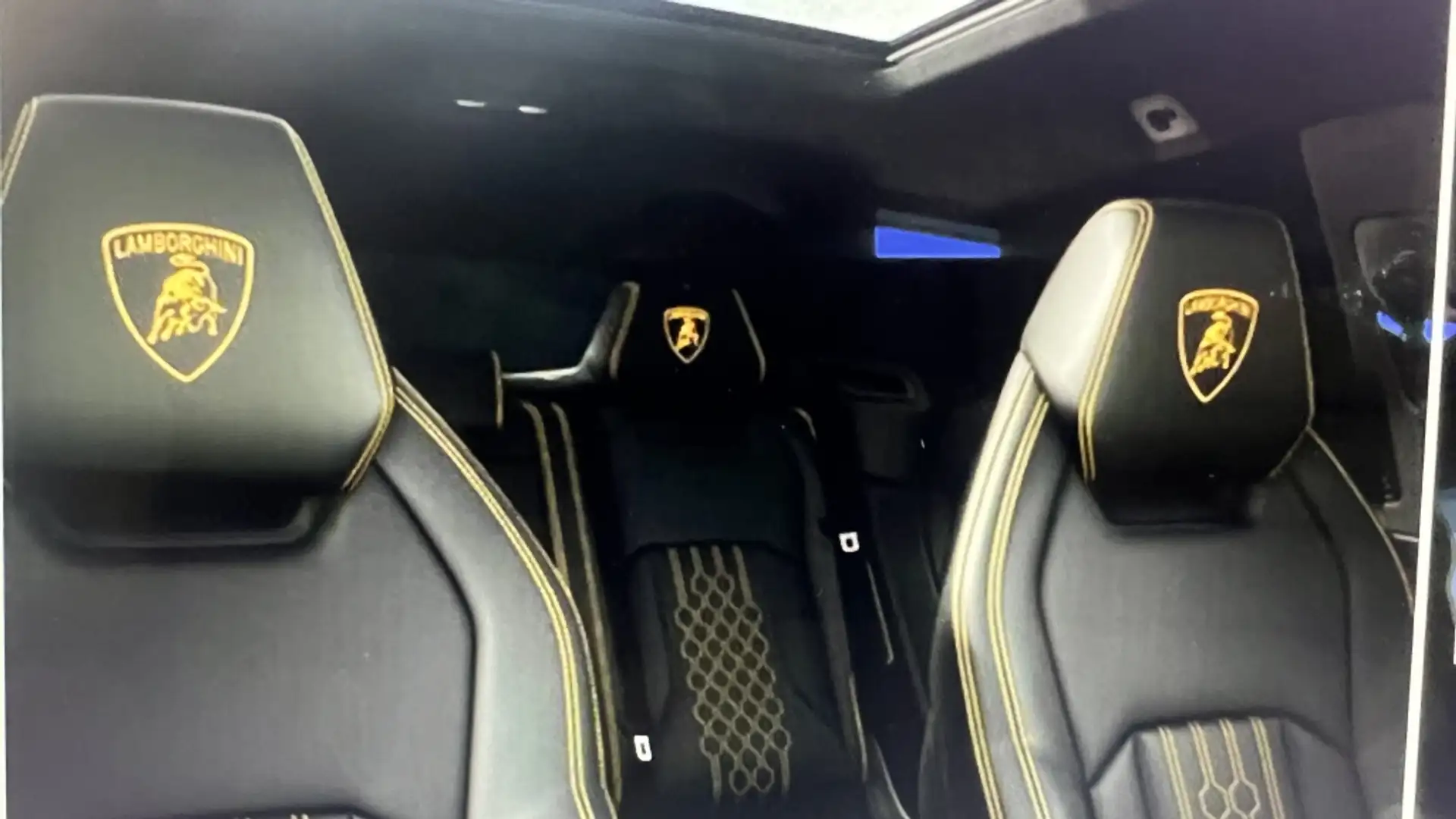 Lamborghini Urus SE Schwarz - 2