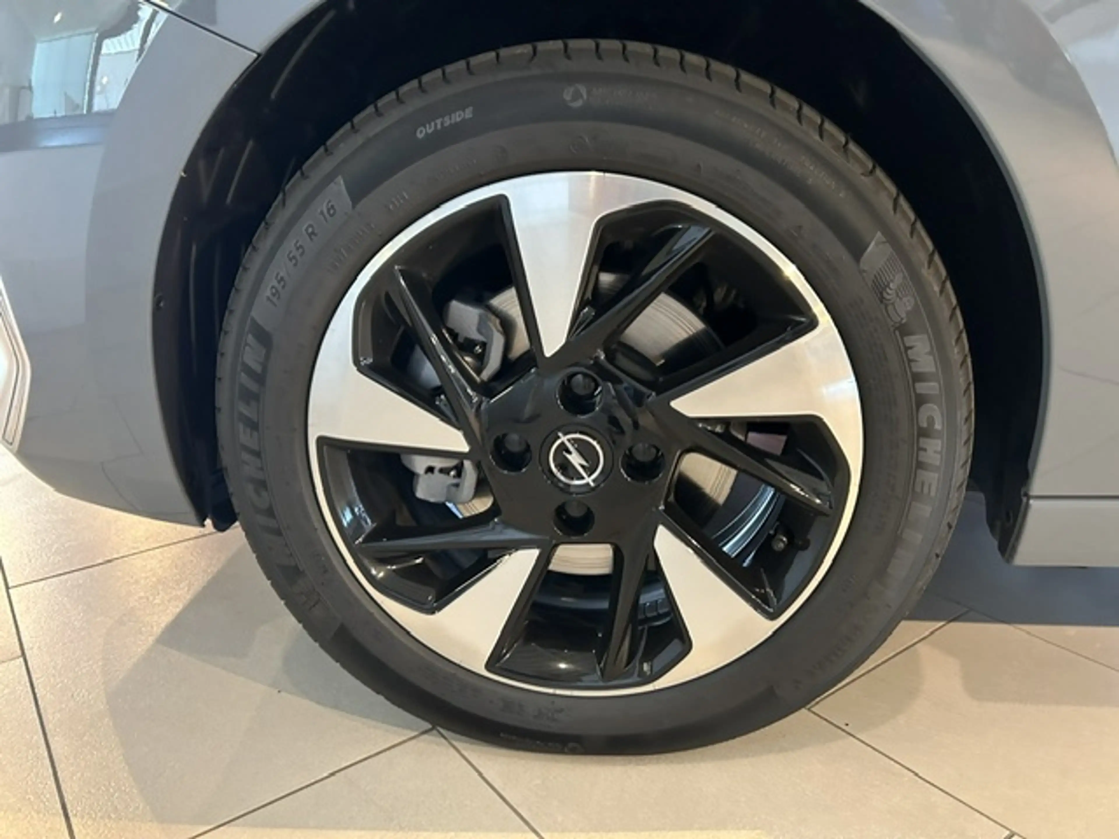 Opel Corsa-e e GS — photo 9