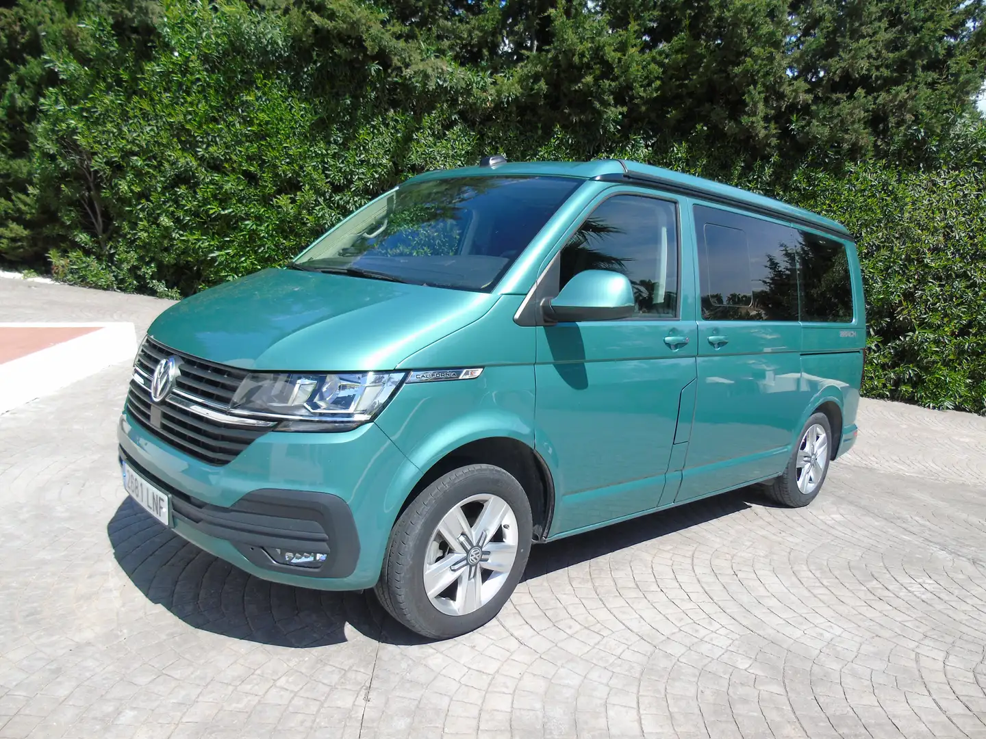 Volkswagen T6.1 California Beach Tour Verde - 1