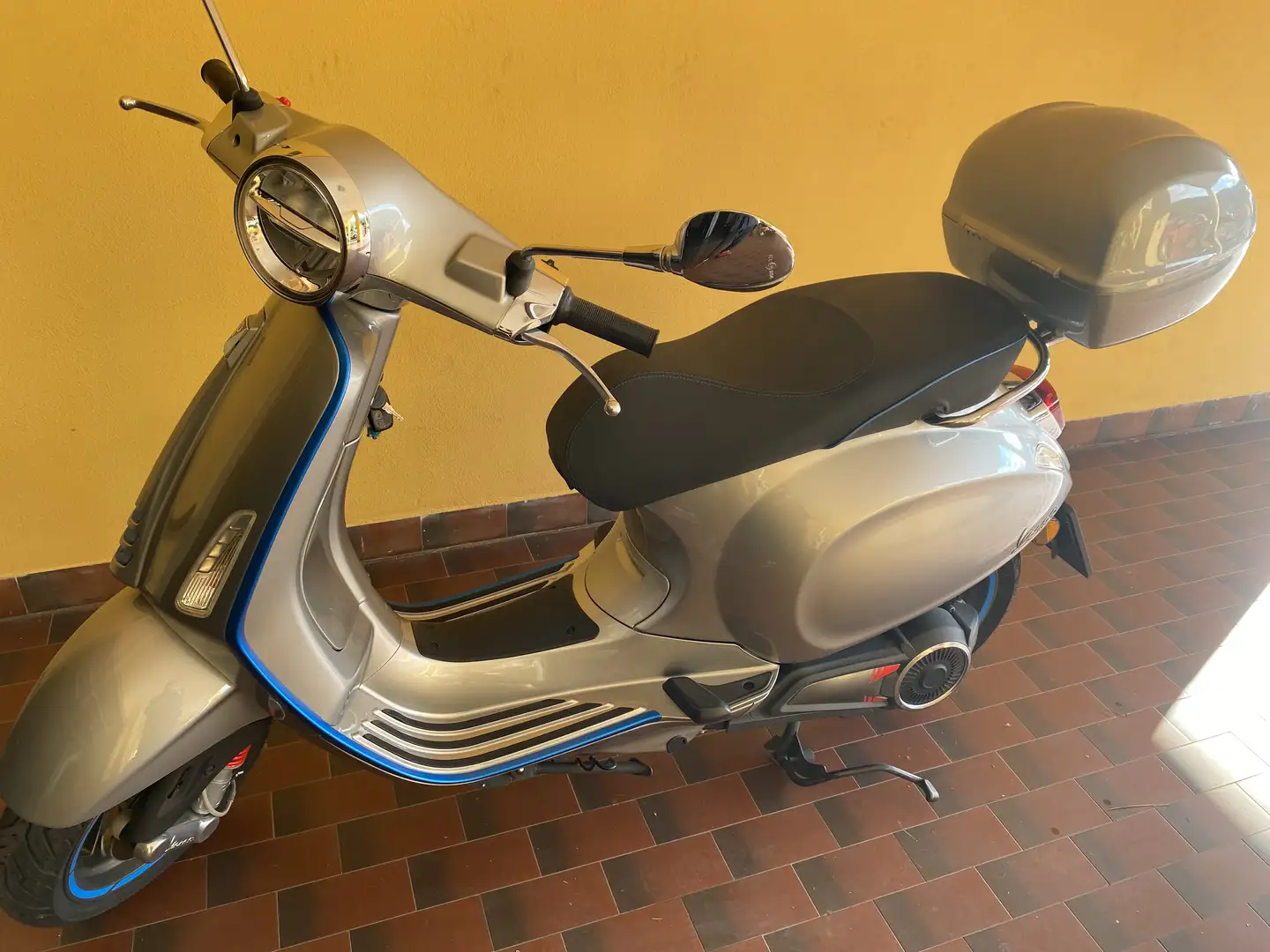 Vespa Elettrica 70 km/h Vespa elettrica L3 - 1