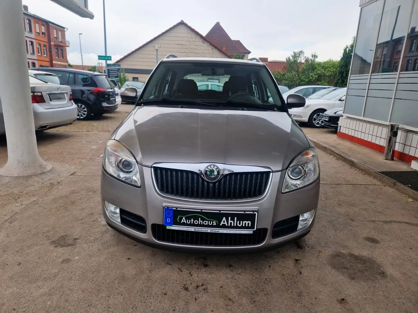 Skoda Fabia Combi Style Edition SHZG Klima PDC 8-Fach Beige - 2
