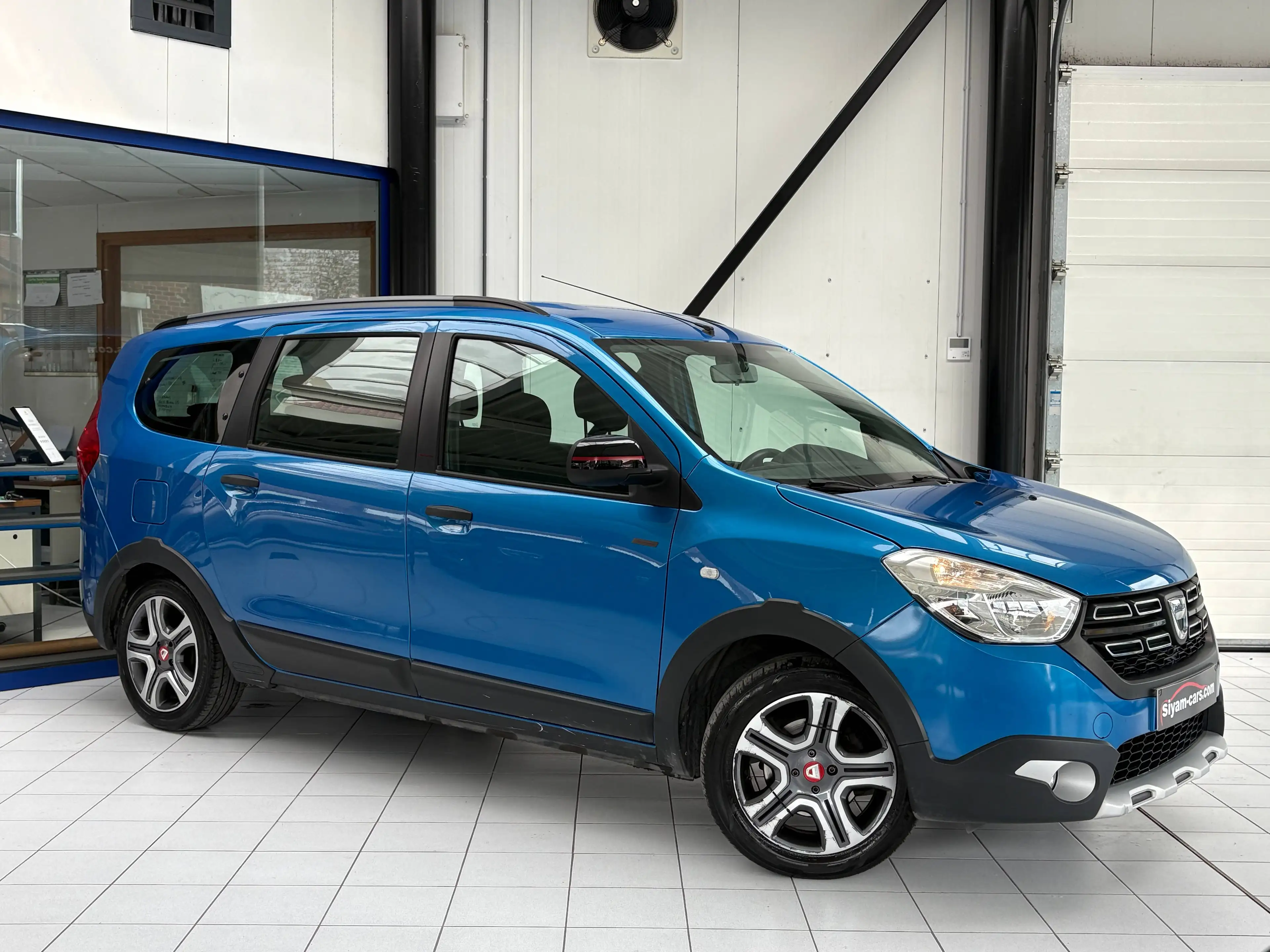 Dacia Lodgy Lodgy Stepway 1.3 TCe *TECHROAD * 7PL * GPS * CAMERA * PDC * CARPLAY * JANTES* — photo 7