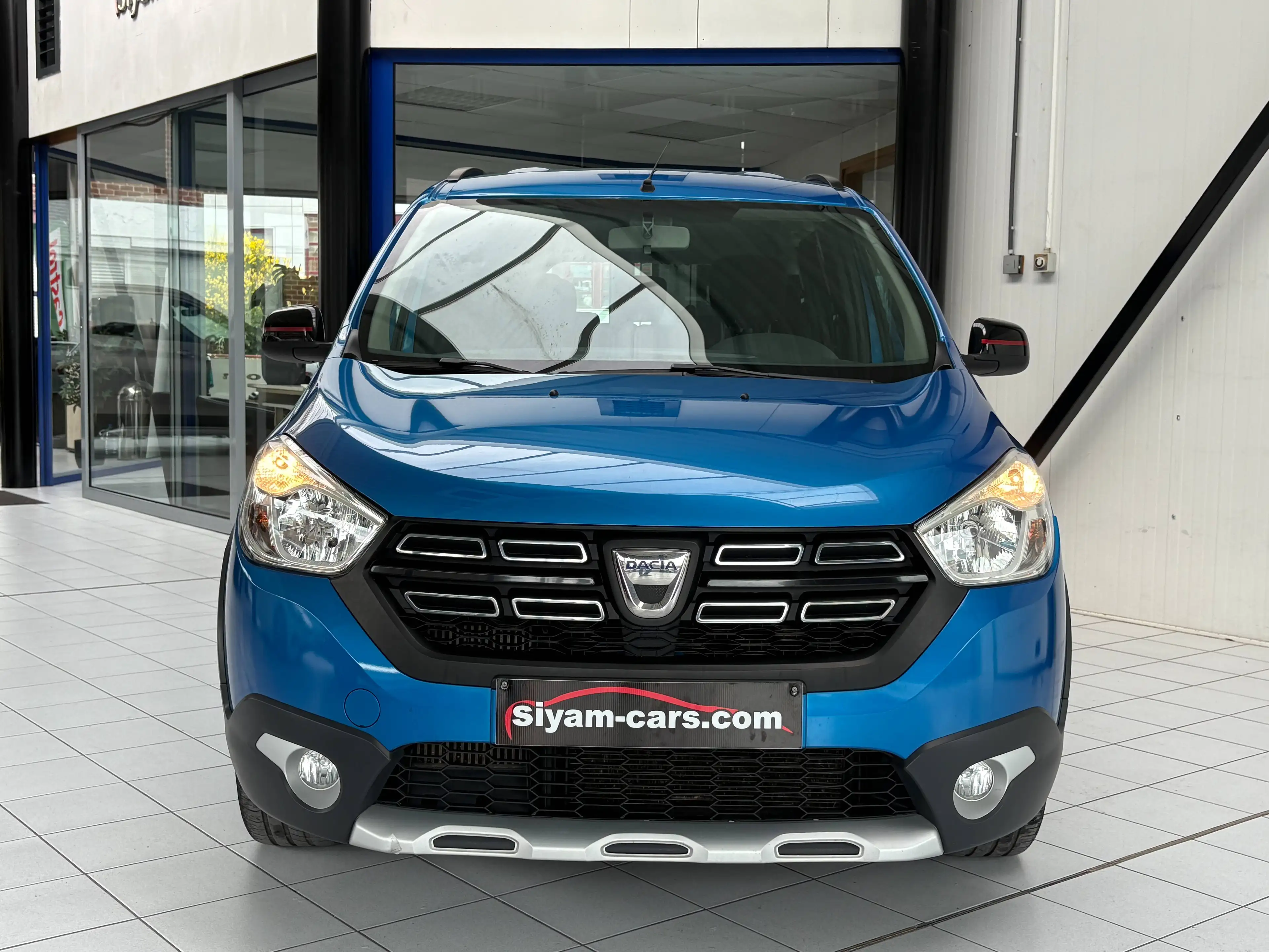 Dacia Lodgy Lodgy Stepway 1.3 TCe *TECHROAD * 7PL * GPS * CAMERA * PDC * CARPLAY * JANTES* — photo 8