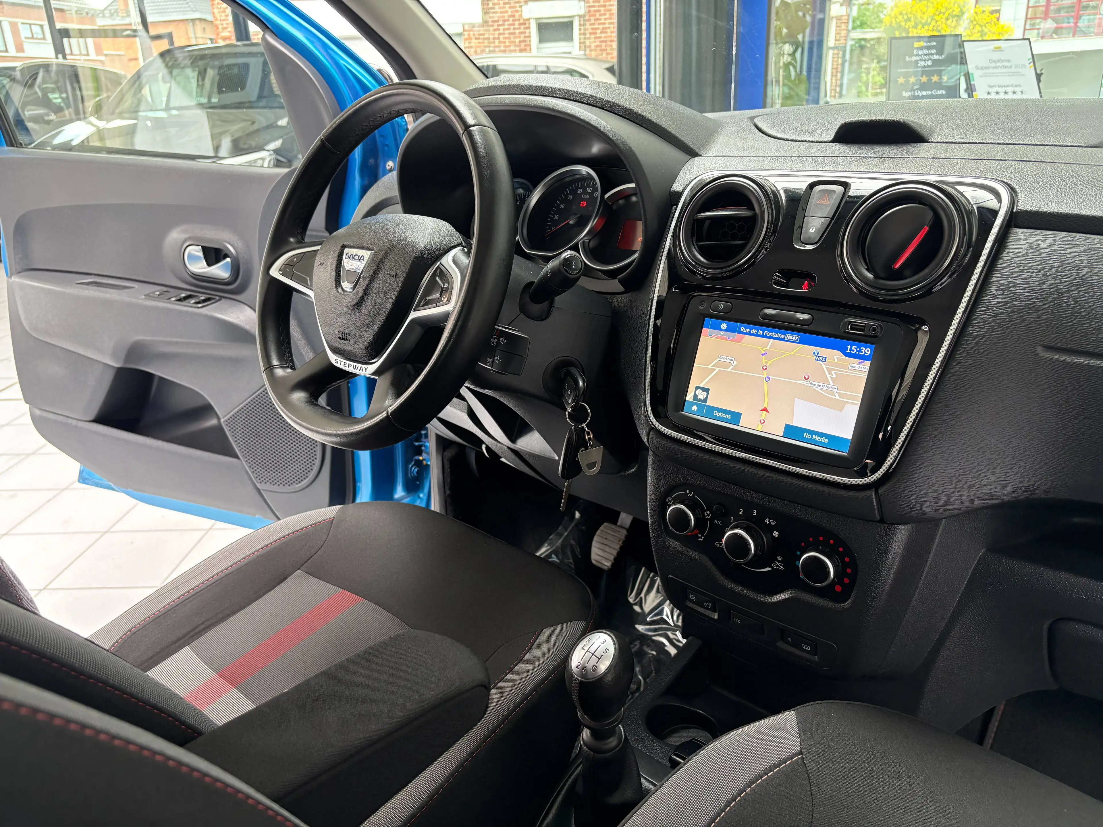 Dacia Lodgy Lodgy Stepway 1.3 TCe *TECHROAD * 7PL * GPS * CAMERA * PDC * CARPLAY * JANTES* — photo 13