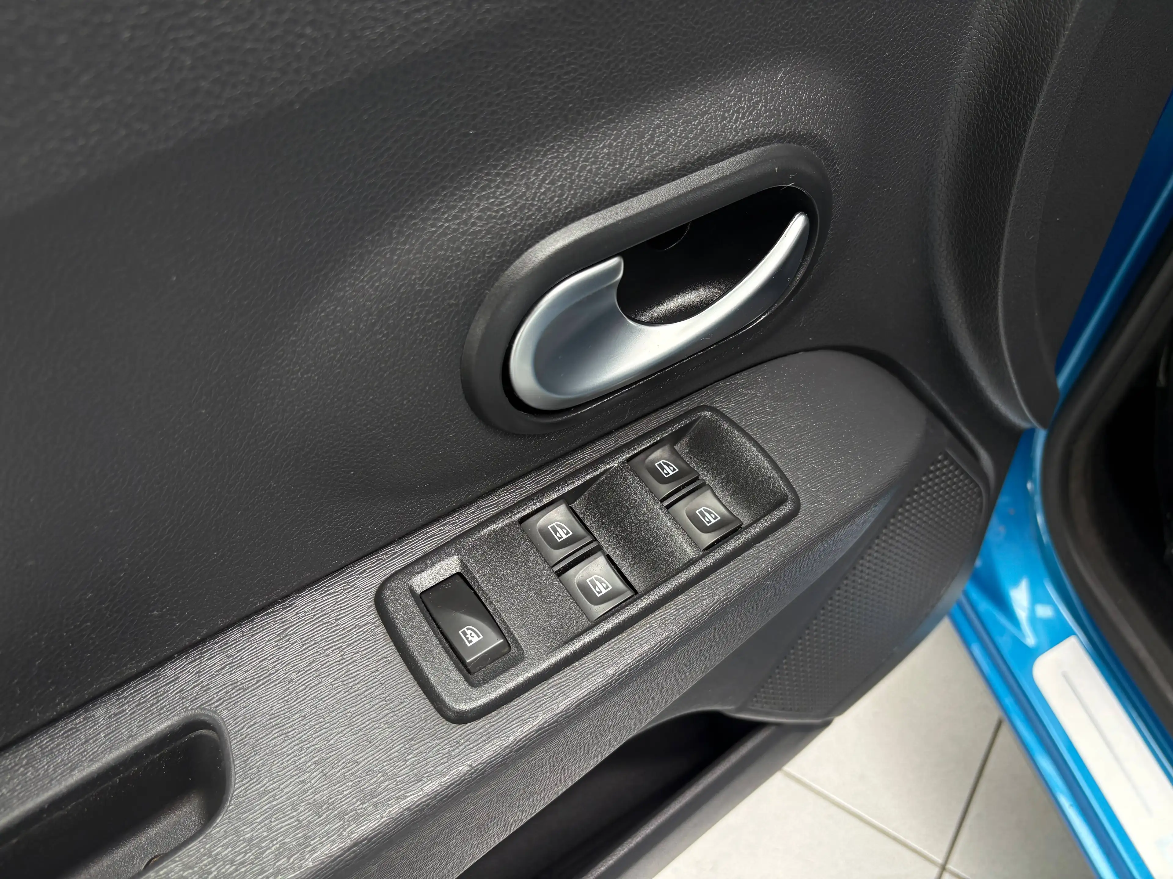 Dacia Lodgy Lodgy Stepway 1.3 TCe *TECHROAD * 7PL * GPS * CAMERA * PDC * CARPLAY * JANTES* — photo 15
