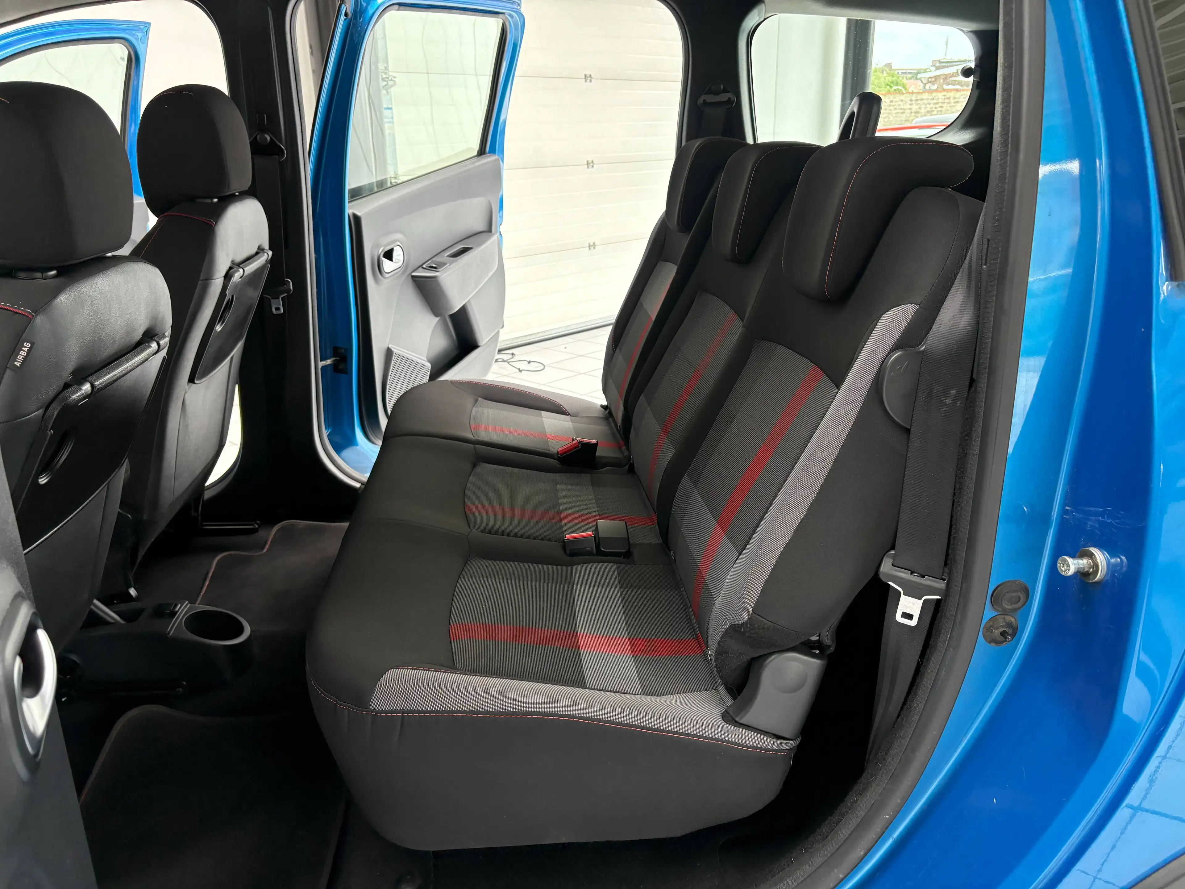 Dacia Lodgy Lodgy Stepway 1.3 TCe *TECHROAD * 7PL * GPS * CAMERA * PDC * CARPLAY * JANTES* — photo 10