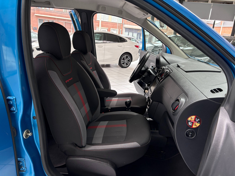 Dacia Lodgy Lodgy Stepway 1.3 TCe *TECHROAD * 7PL * GPS * CAMERA * PDC * CARPLAY * JANTES* — photo 12