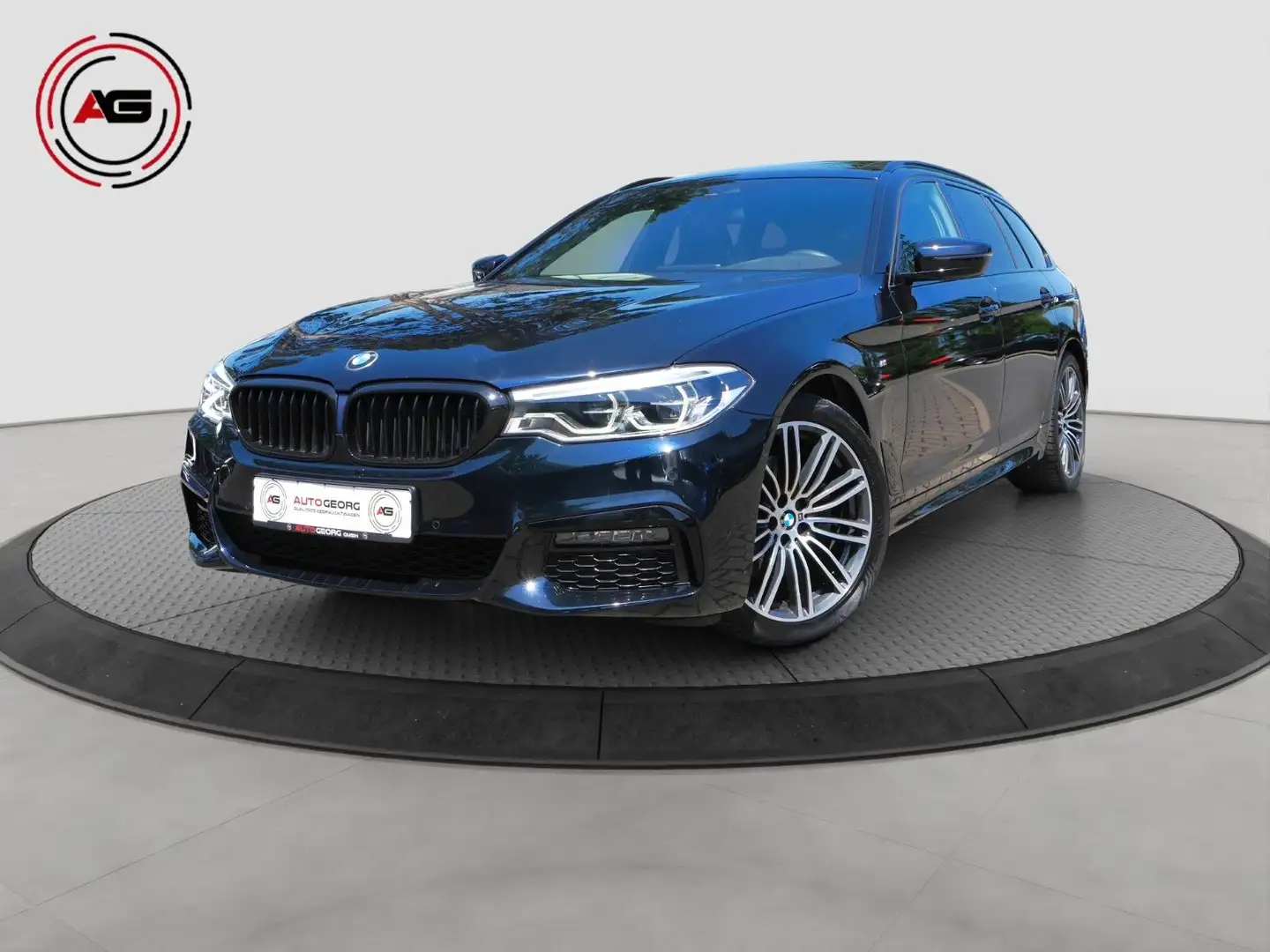 BMW 520 dAT xDrive M-SPORT LC.PRO PANO HUD HiFi KAM Schwarz - 1