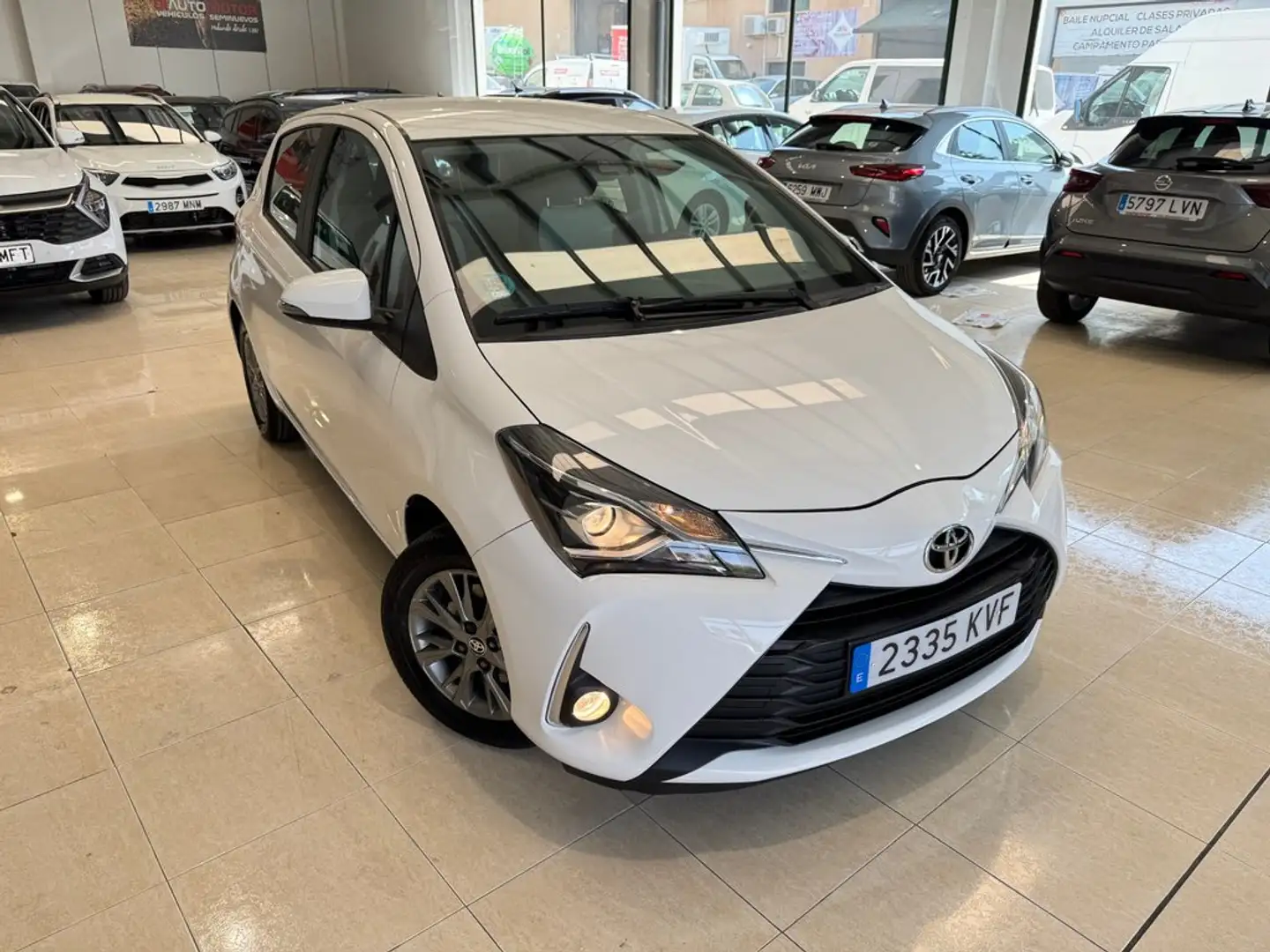 Toyota Yaris 1.5 Active Blanco - 2