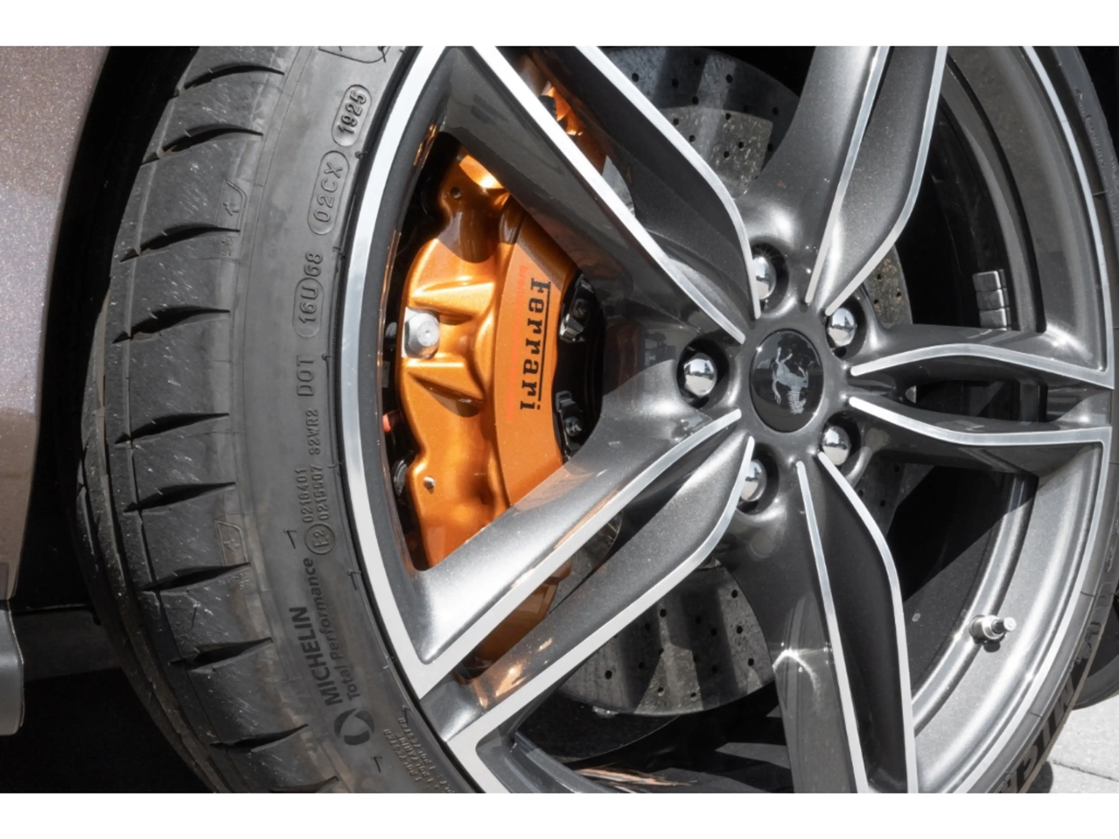 Ferrari Roma Spider *CARBON-LED*360*BEIFAHRERDISPLAY*SITZBELÜFT — photo 14