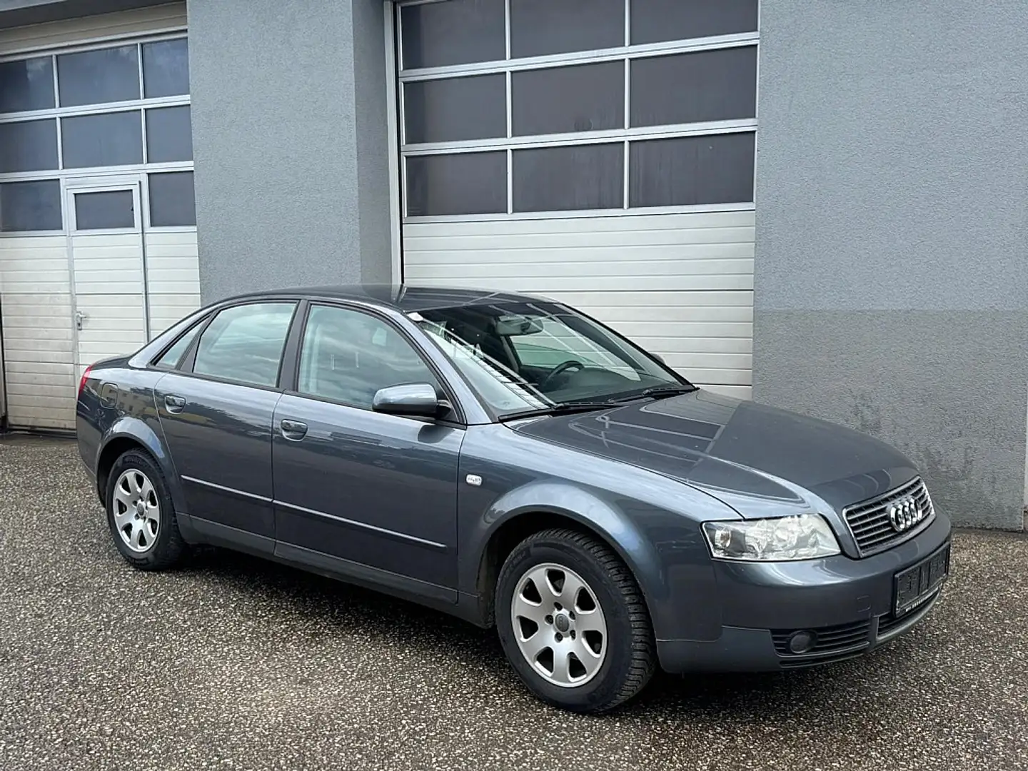 Audi A4 1,9 TDI Grau - 1
